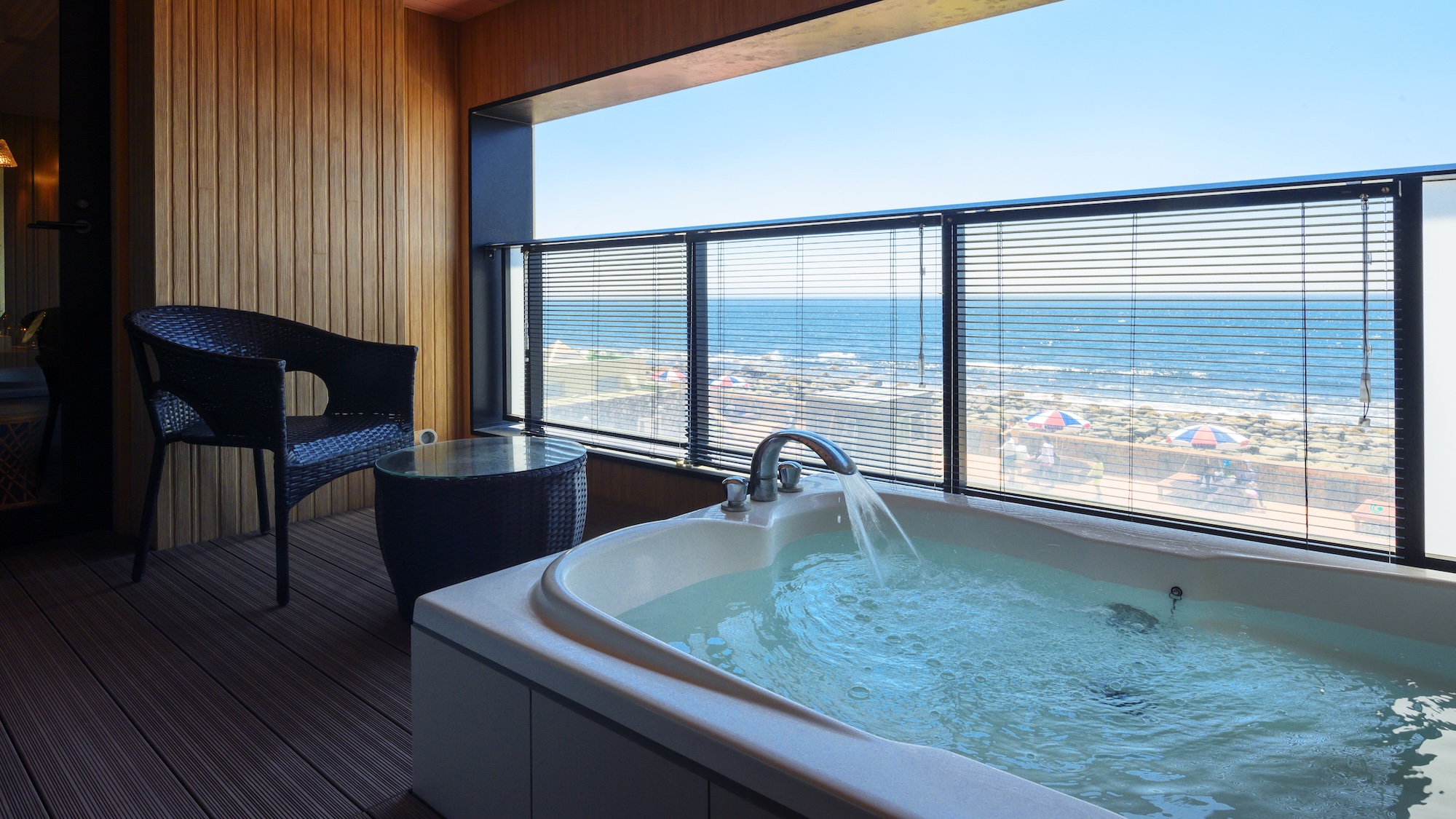 【波瑠加〜Haruka〜】43平米オーシャンビューの露天付客室