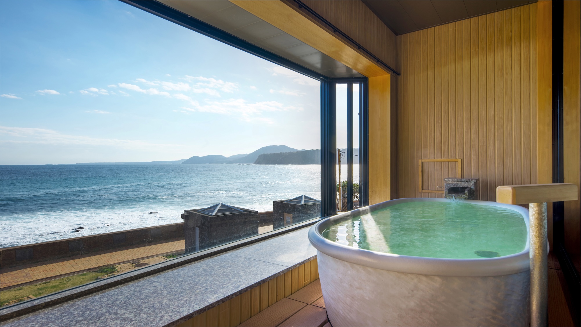 【オーシャンビュー】露天風呂付き和モダンベッドルーム34平米の露天風呂