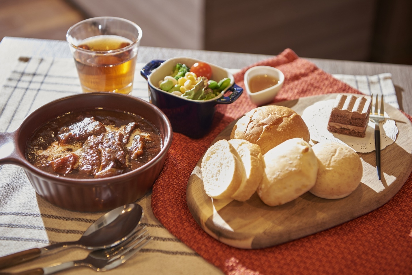 【秋冬SALE】朝食付き｜都心での快適な滞在が魅力！各線「九段下駅」より徒歩2分！