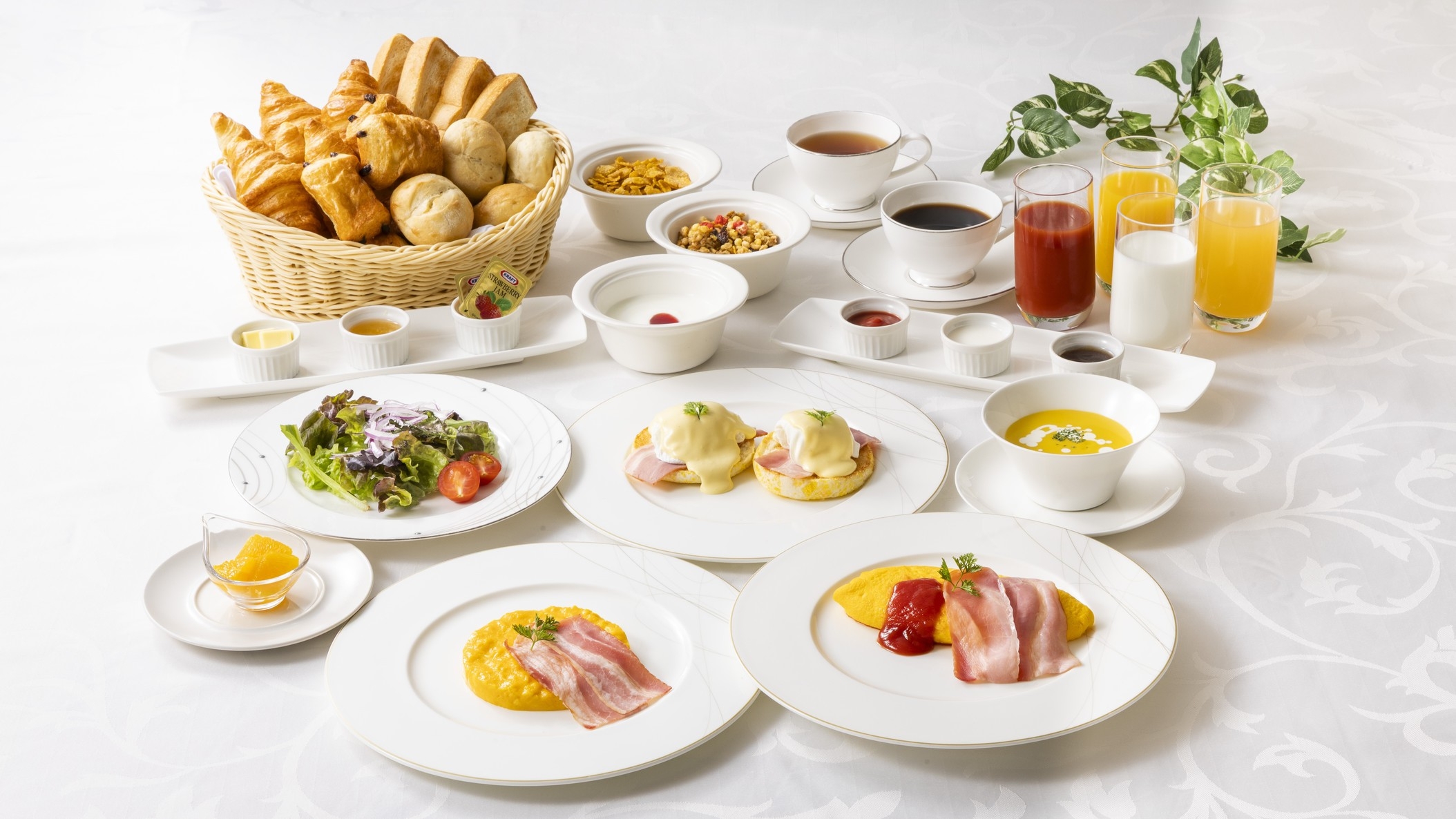 【スタンダードプラン　呉湾を一望することができる最上階レストランでの朝食付】  