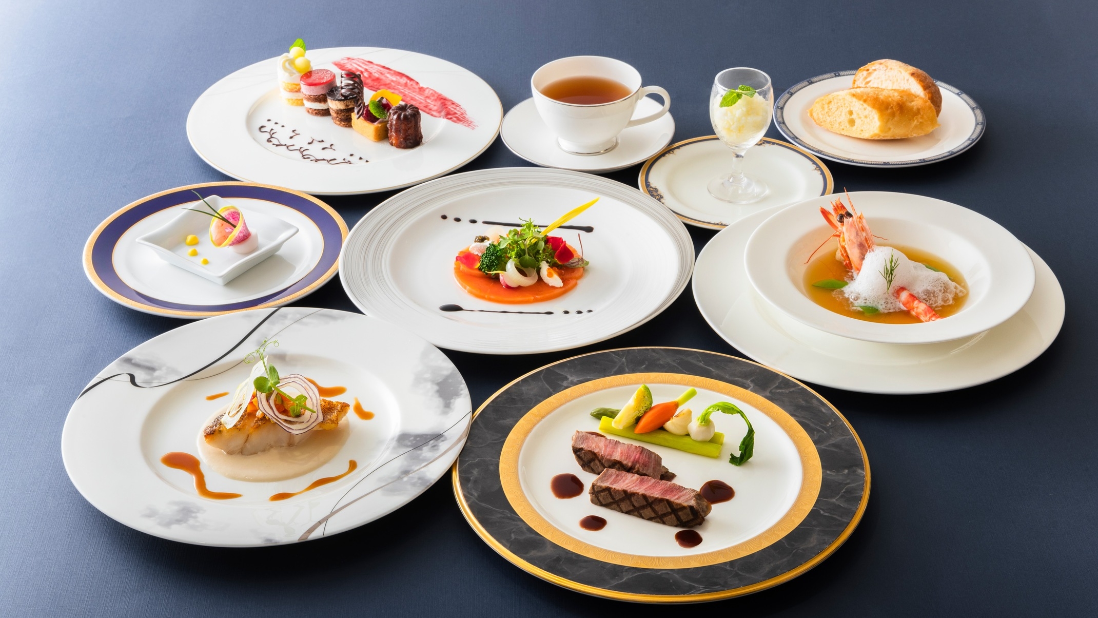 【２食付】呉湾を一望するホテル最上階レストランでのフルコースディナーを楽しむプラン