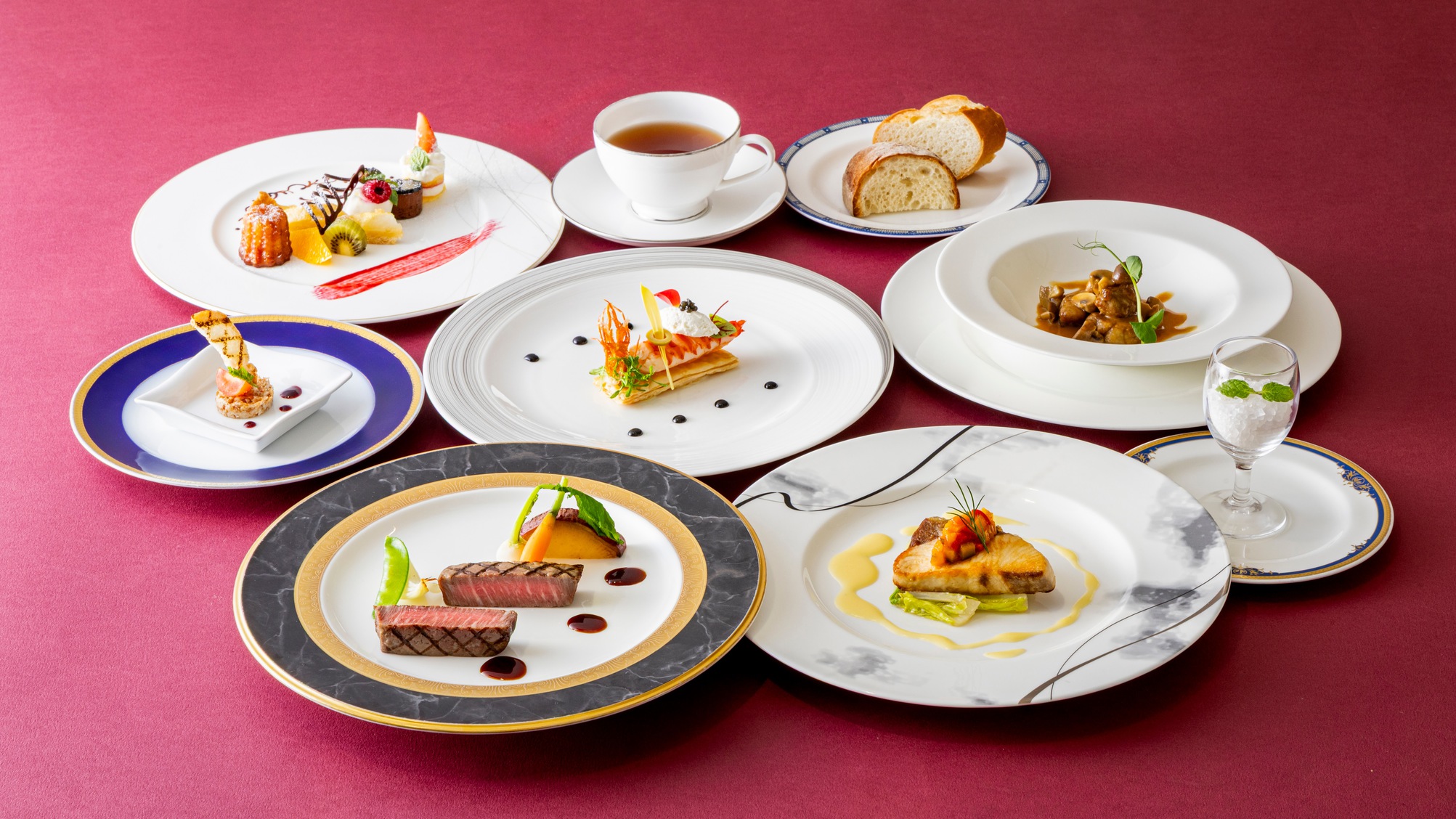 【２食付】呉湾を一望するホテル最上階レストランでのフルコースディナーを楽しむプラン