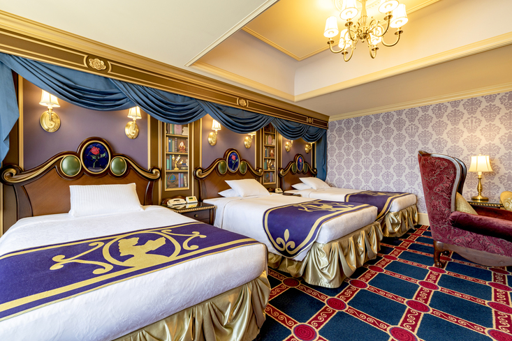 東京ディズニーランドホテル‗ディズニー美女と野獣ルーム_トリプルベッド（コーナー）②