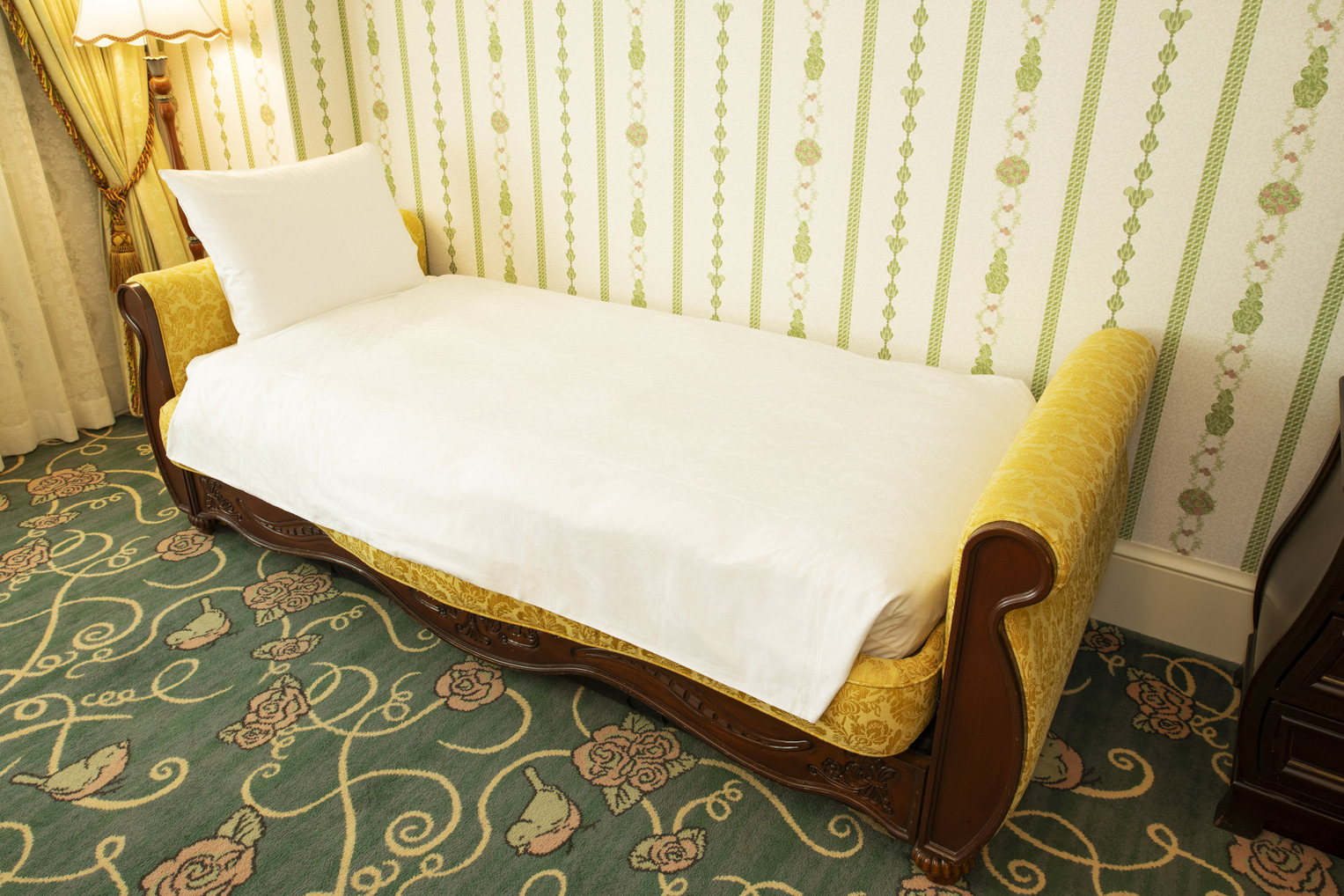 クルーズベッド(イメージ)(C)Disney