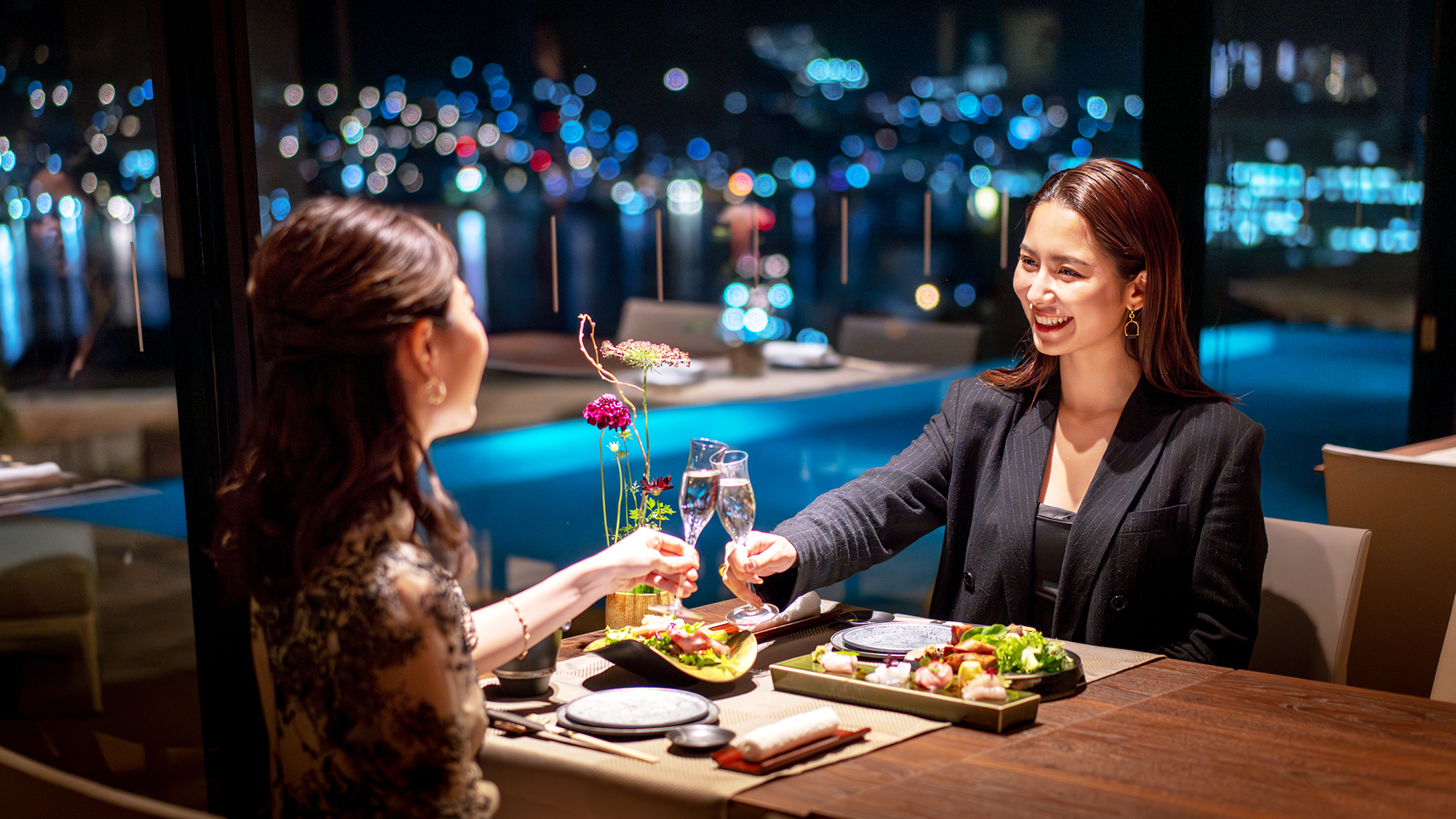 【レストラン千山万水】長崎の美食と共に愉しむ、輝く長崎港の夜景。