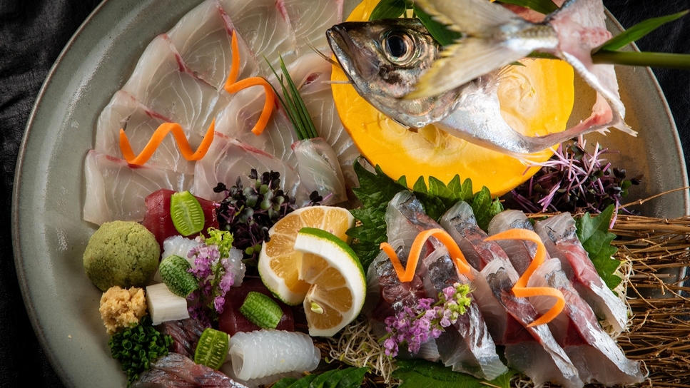 【離れ】露天風呂付き客室でお部屋食＜夕・朝食＞おおいた和牛の朴葉焼き×旬魚の姿造り