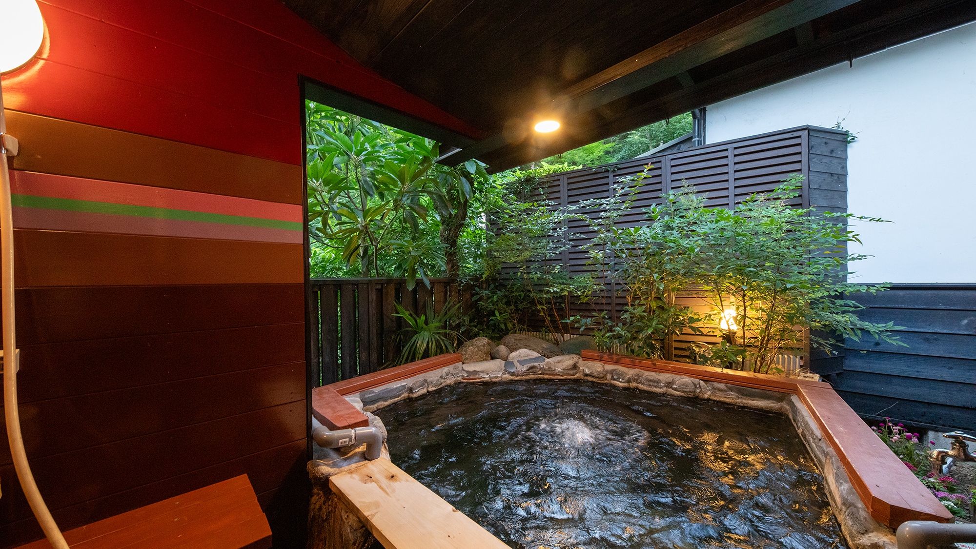 【あげは】離れ客室_和室６畳＋４畳半　日常から解放される、贅沢な露天浴