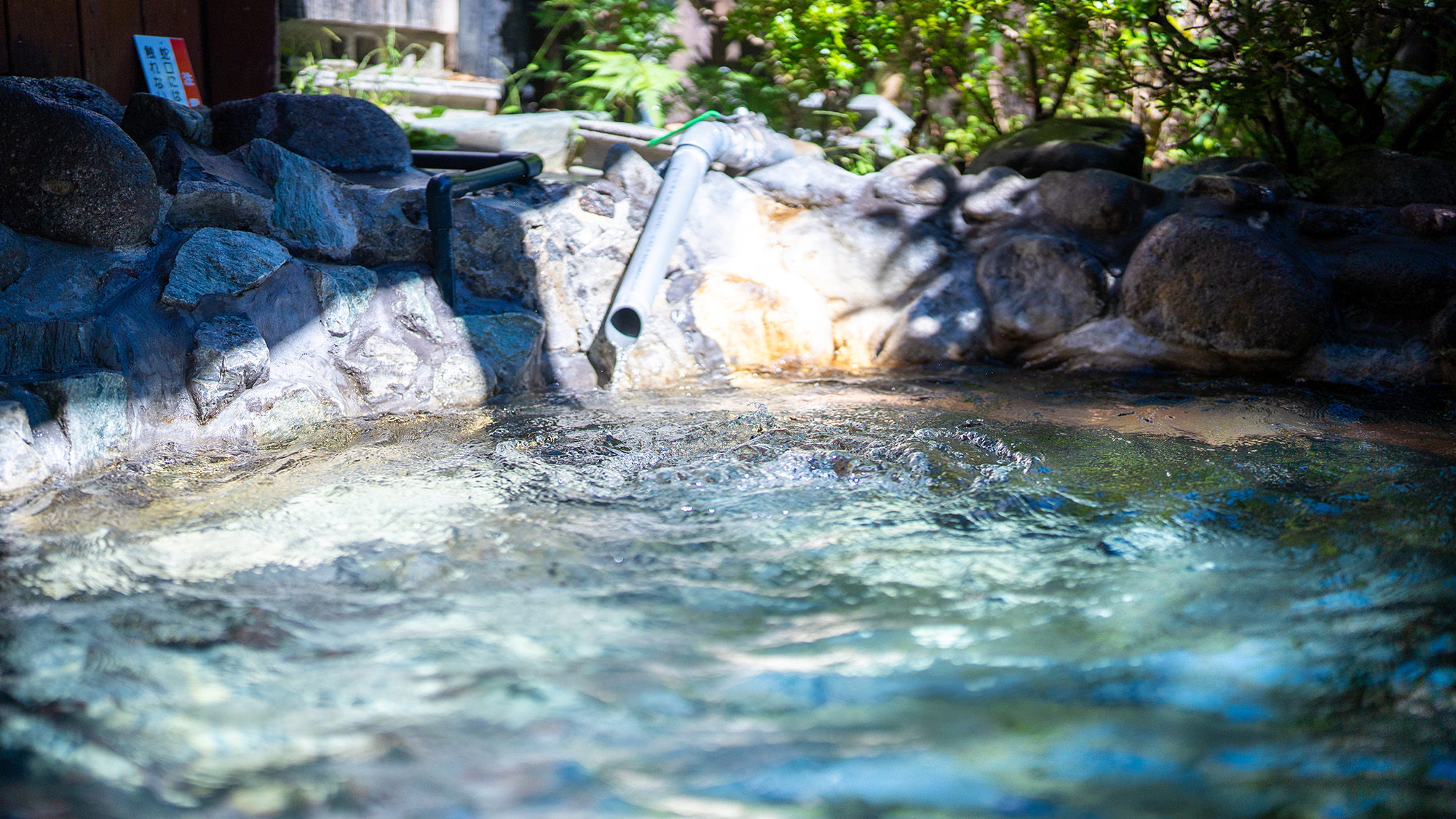 【ほたる】離れ客室_和室６畳＋４畳半　湧き出る大地の恵みを、静かに独占する贅沢