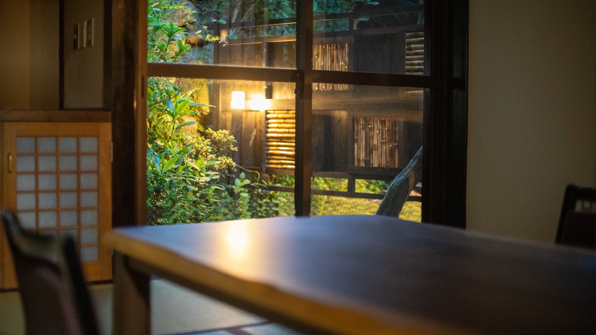 【ひぐらし】離れ客室_６畳＋４畳半_露天風呂付き　柔らかな光が織りなす、寛ぎへの誘い