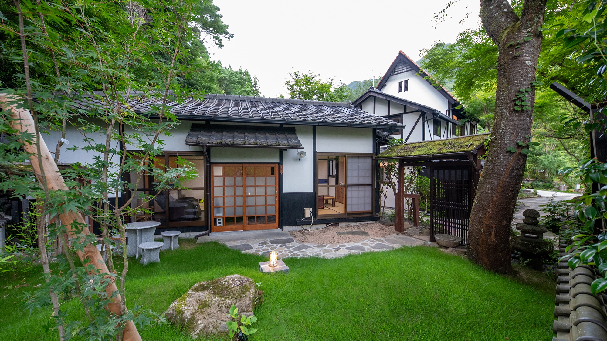 【とんぼ】離れ客室_和室６畳＋６畳　何もしない贅沢、心ゆくまでお楽しみください