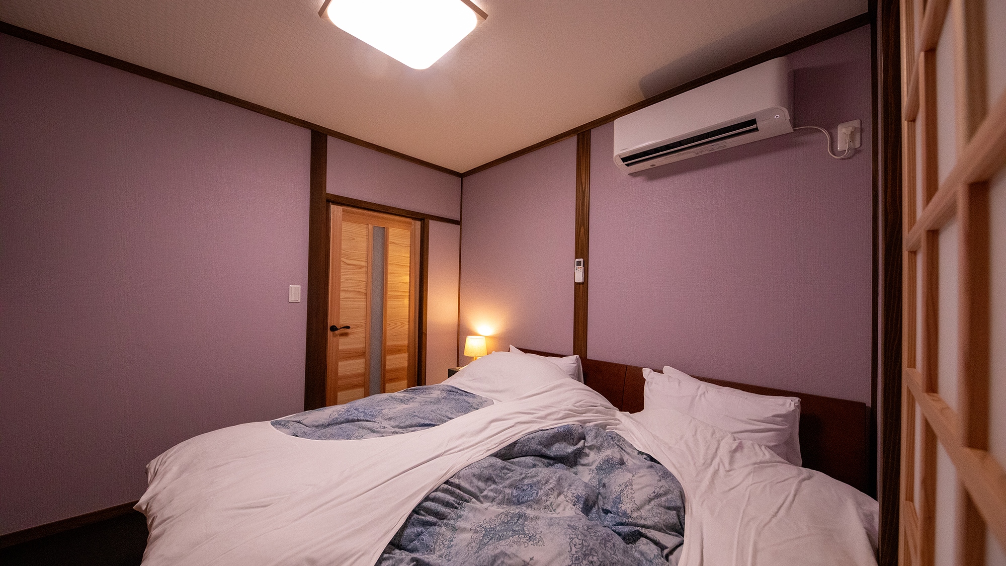 【あやめ】母屋1階_和室6畳＋洋室4畳半　心落ち着くベッドルーム