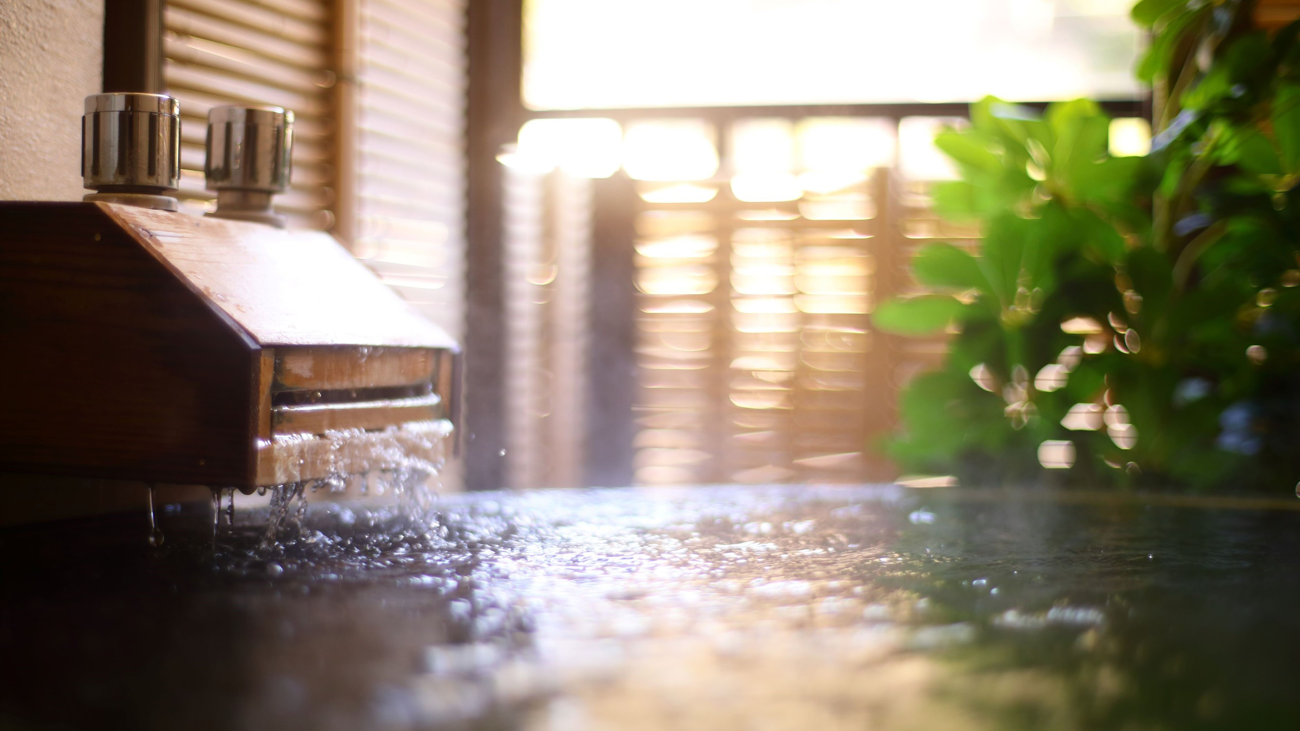 川側露天風呂付客室◆客室のお風呂は温泉ではありませんが、自分だけのプライベート時間をお愉しみください