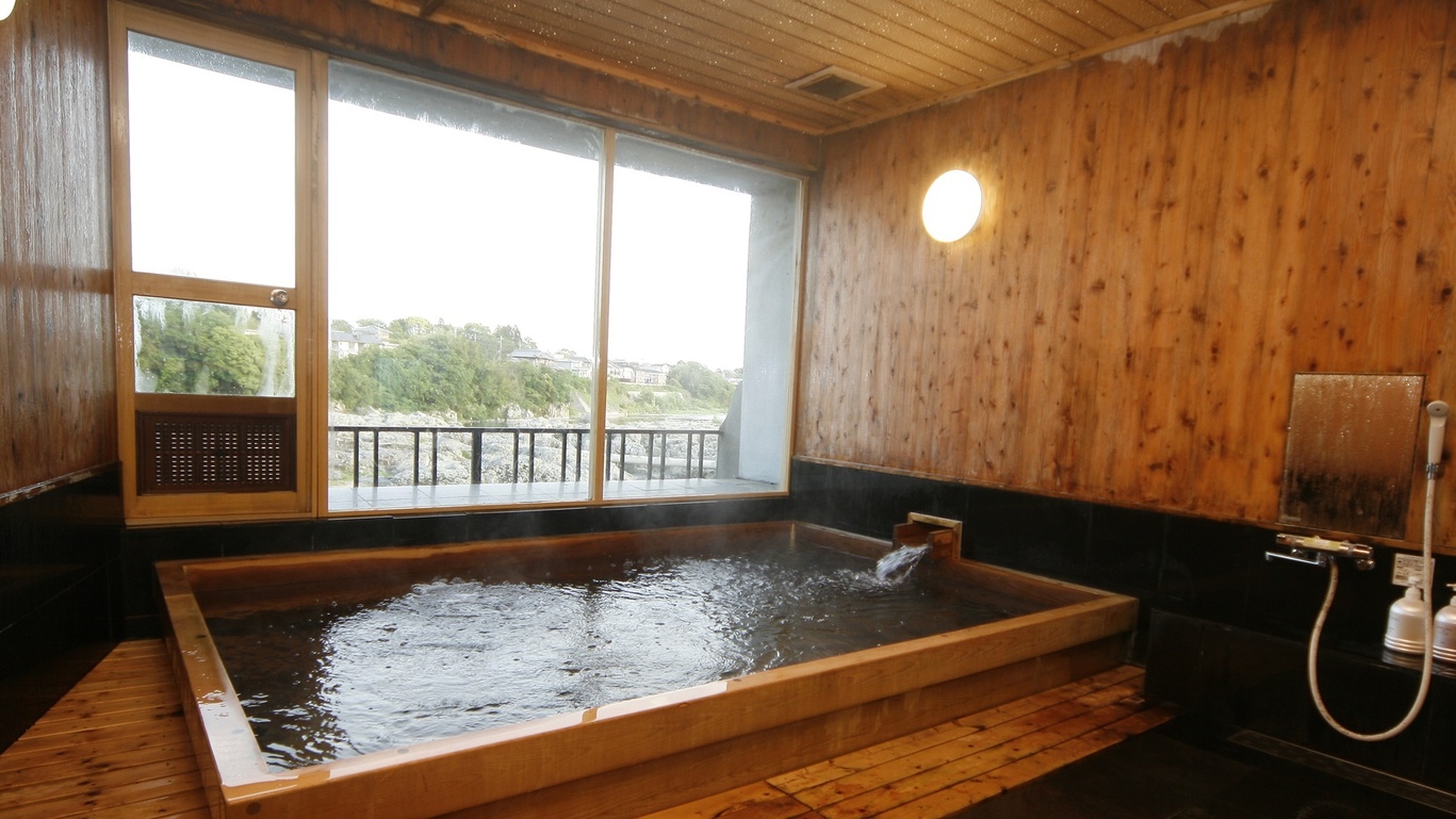 【兵庫ブランド牛】とろけるような黒田庄牛を甘辛いすき焼きで！ご当地牛に舌鼓♪