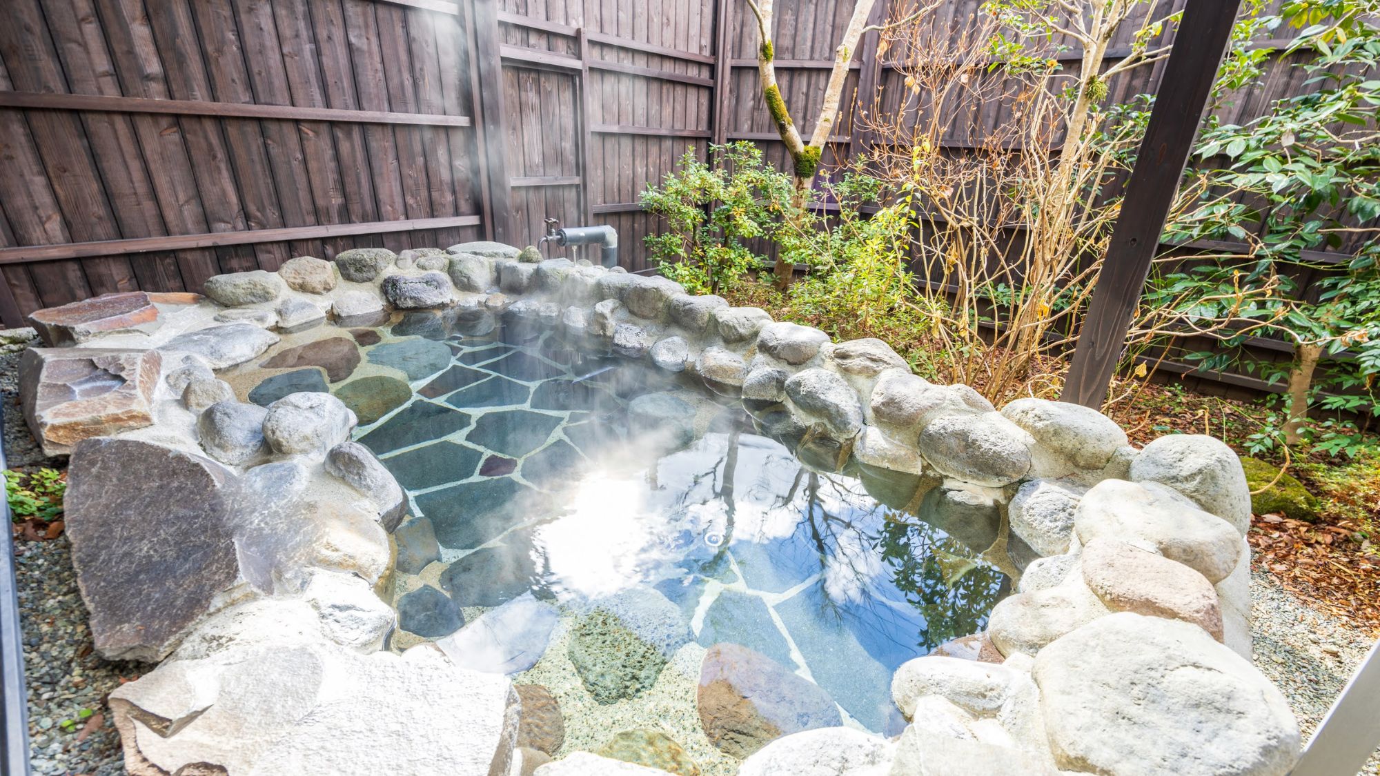 【別邸】離れ客室露天風呂（一例）