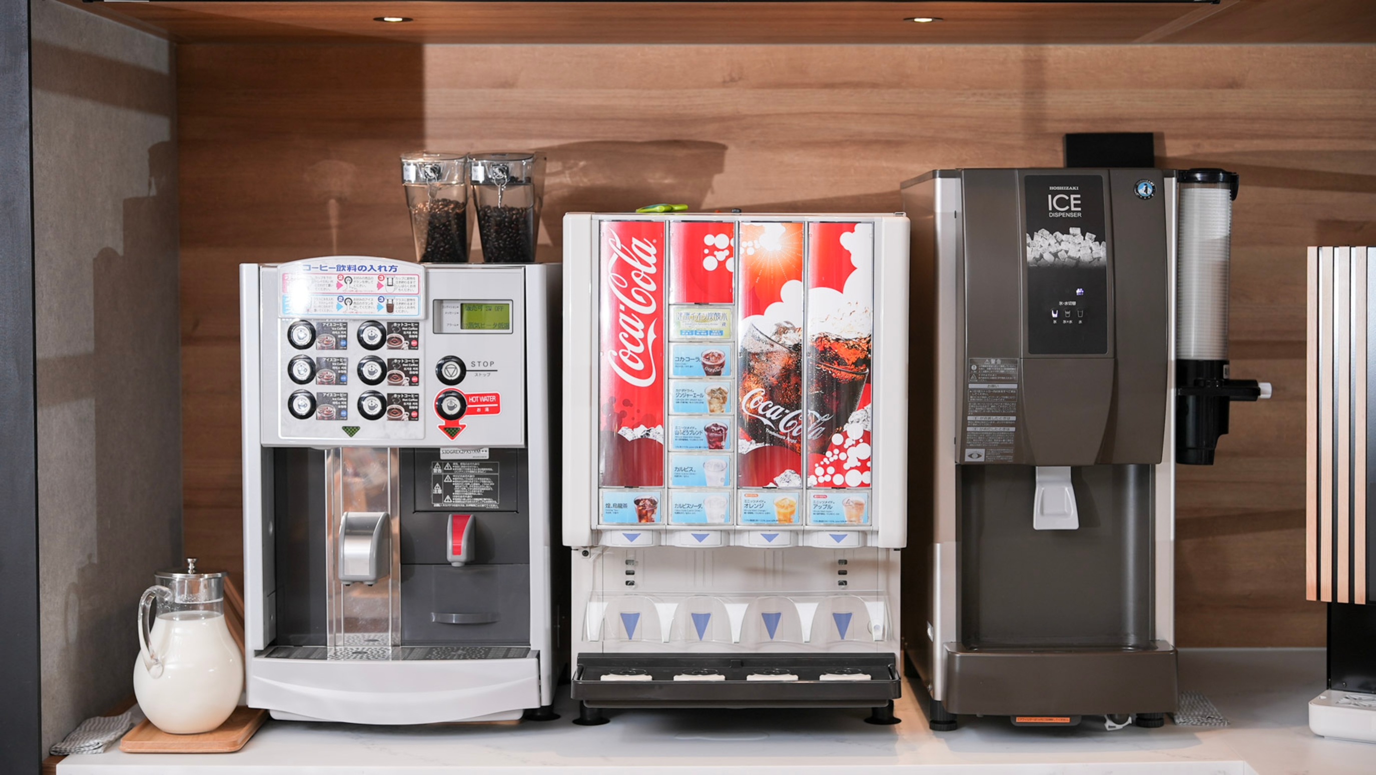挽きたてコーヒーからジュースまで種類豊富なドリンクバー