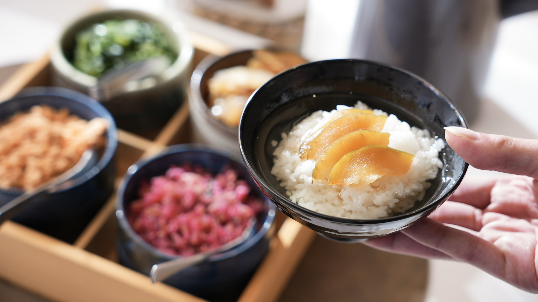 ご当地メニューなど日替わりバイキングで一日の活力を