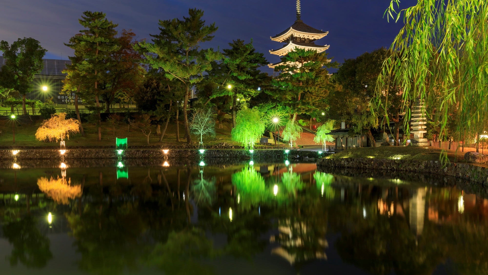 【当館から徒歩で25分】興福寺：五重塔が有名で、世界遺産にも登録されている古刹
