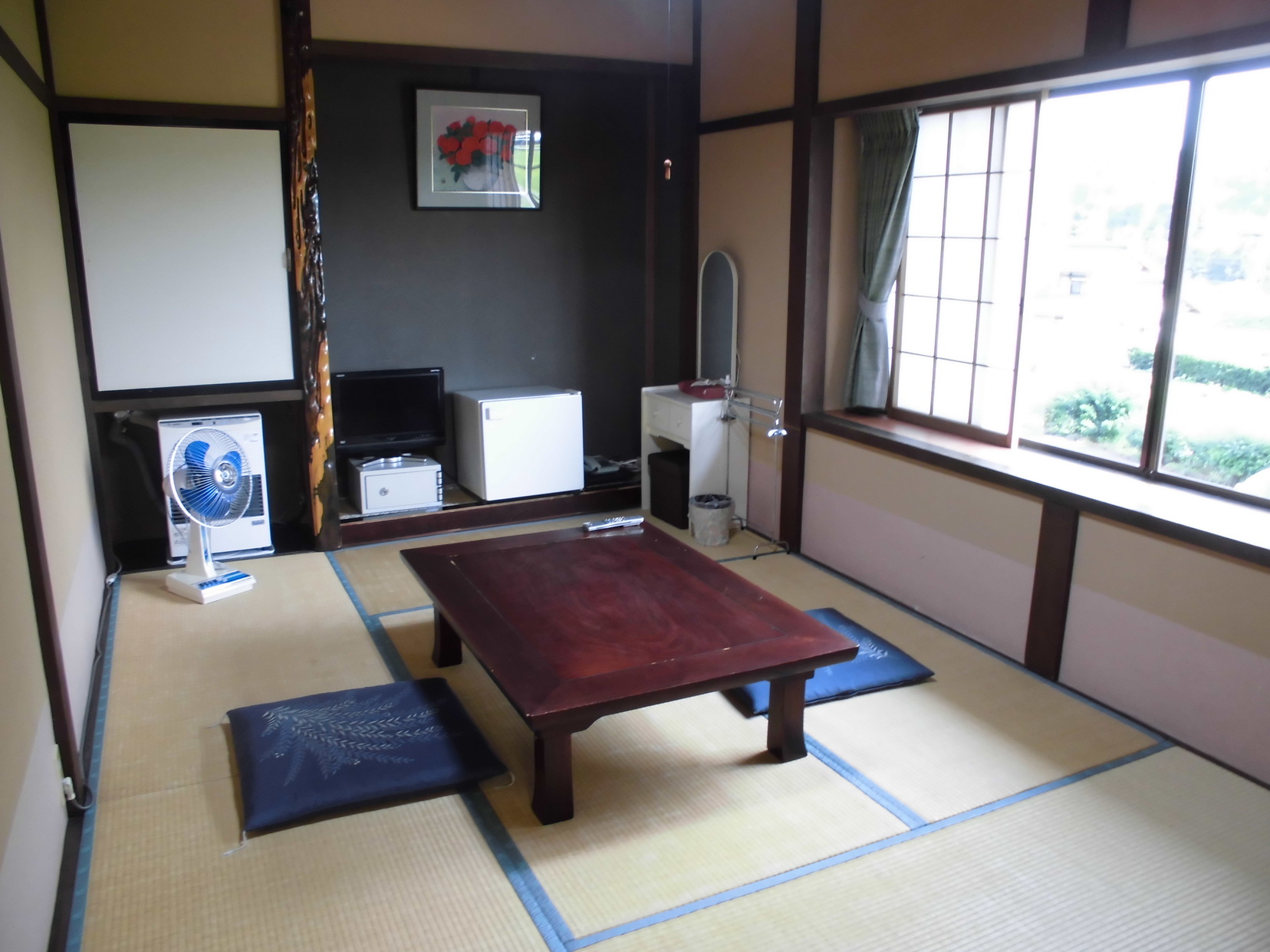 アウトトイレ２名和室