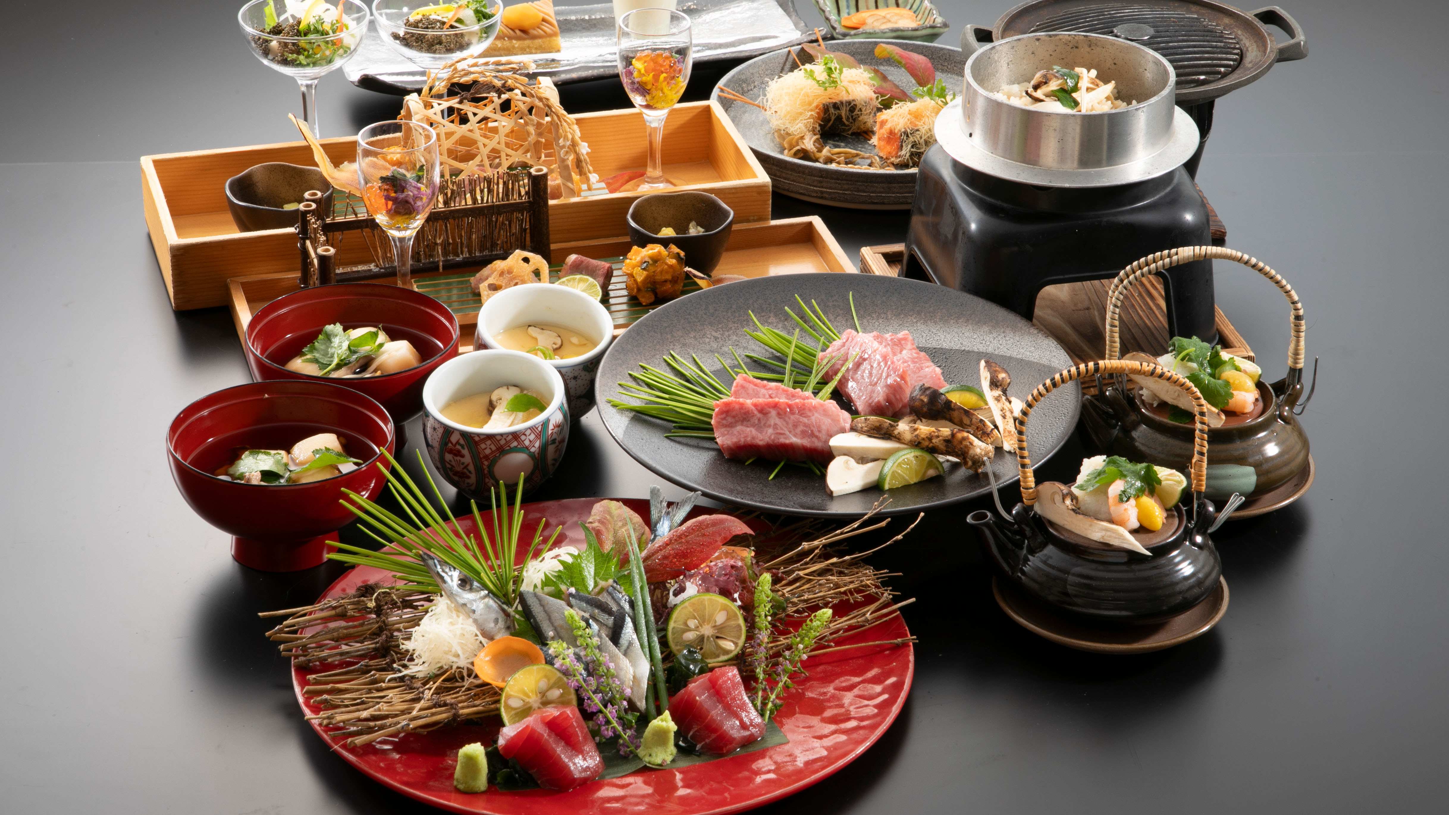 【秋季2025年9月～11月】松茸会席　※画像は一部2名様分