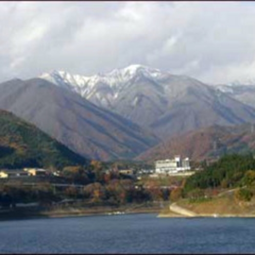 谷川岳冠雪