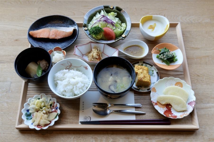 【朝食付き】ご夕食は徒歩１分の温泉街へ。「西の河原源泉」堪能