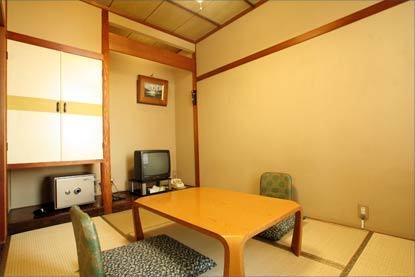 新着情報　素泊まり素泊りプラン　２人につき１人半額　カラオケ６０分　卓球６０分サービス「榛名湖観光」