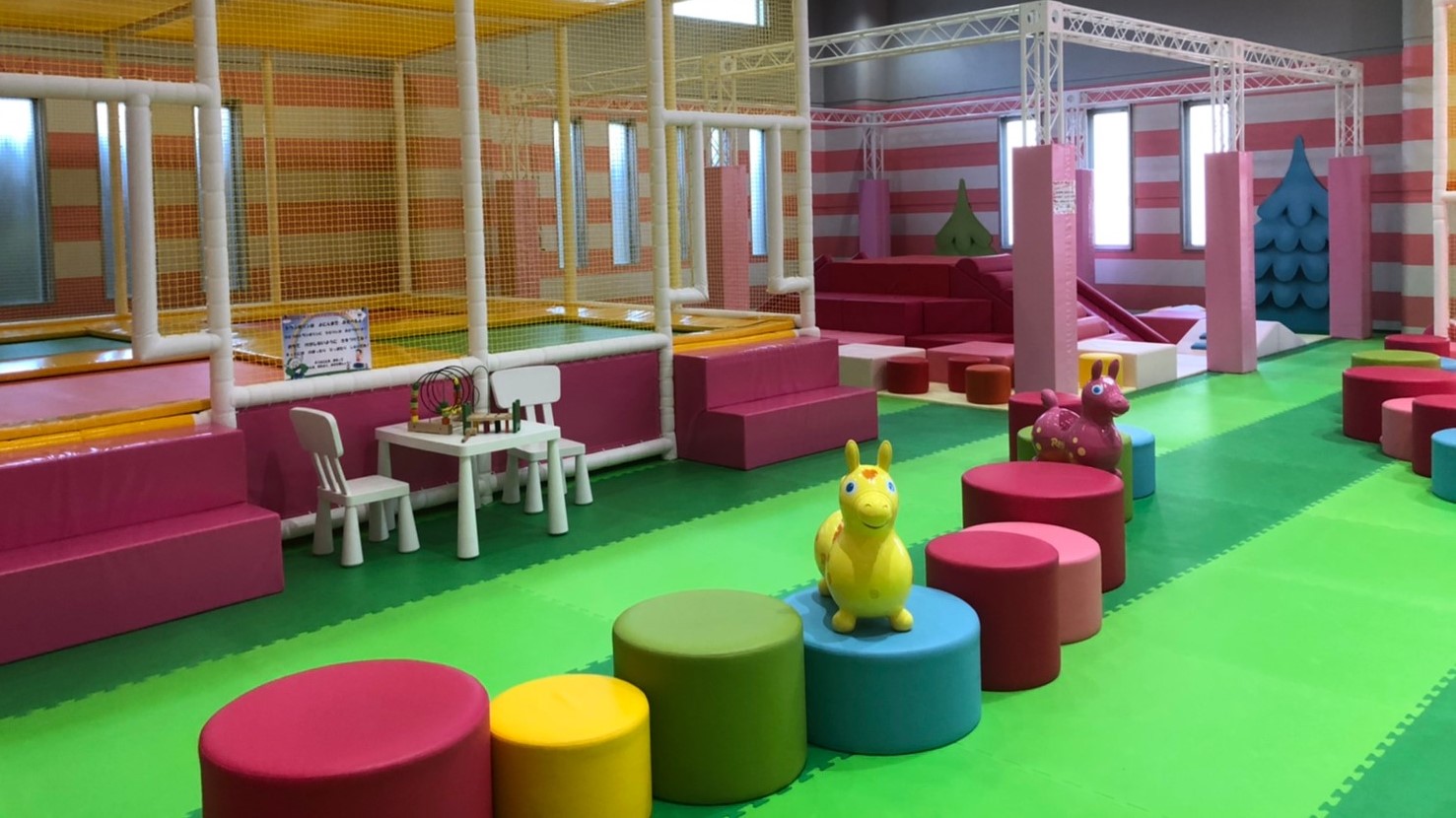 わんぱくランド（トランポリンや滑り台、ボールプールがございます）