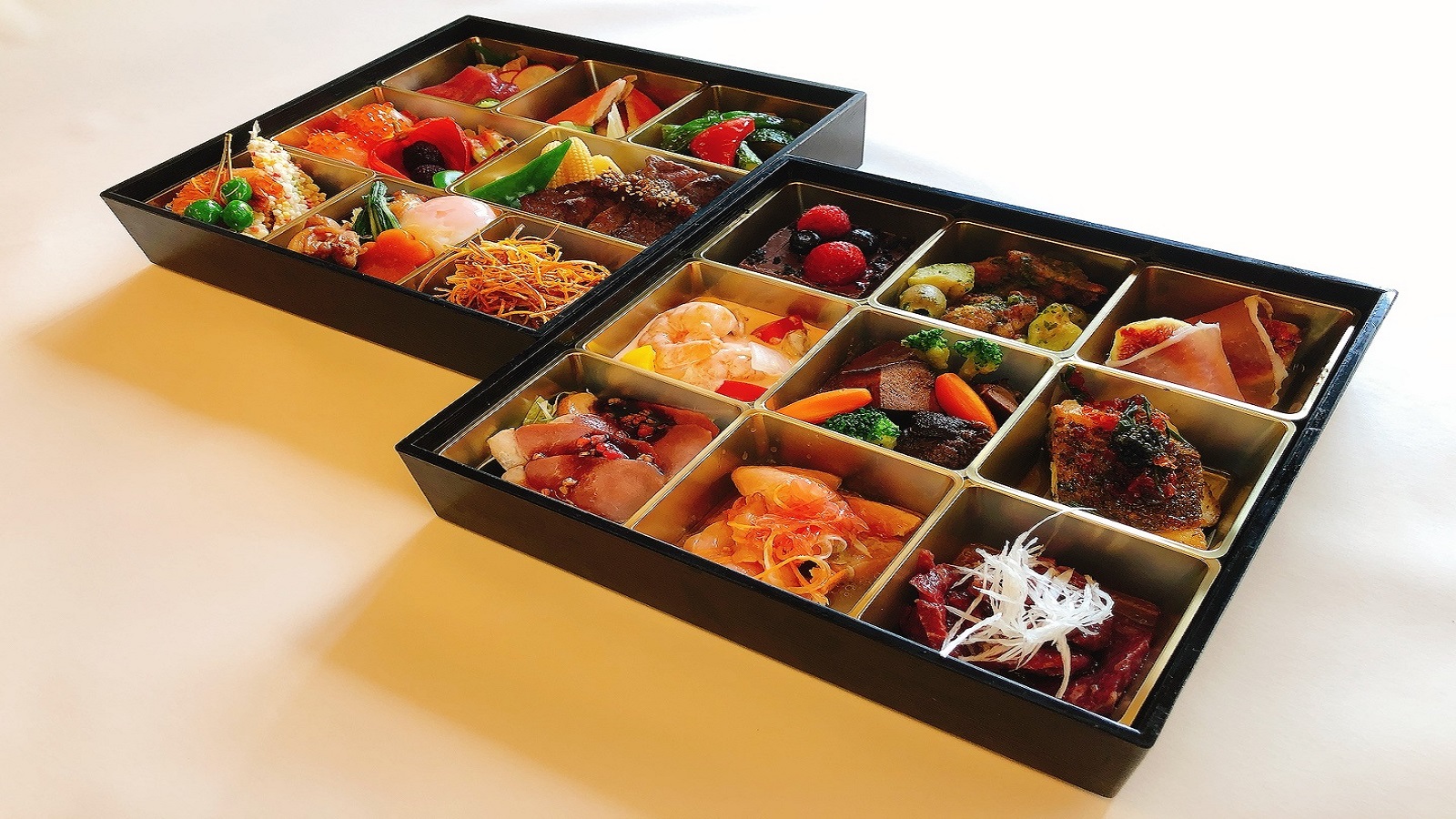 和食洋食2段重♪お部屋でゆったりお食事できます。