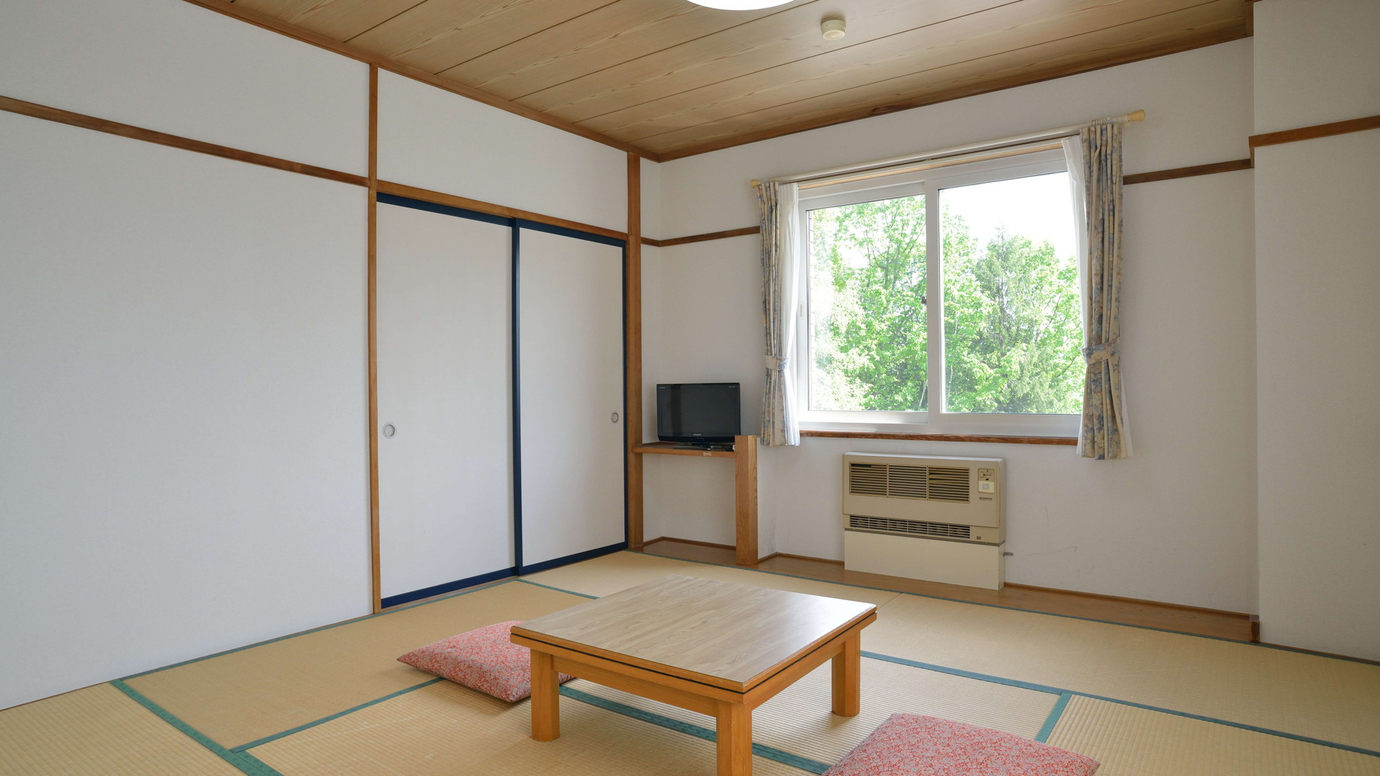 【本館・禁煙】アウトバス和室タイプ（トイレ付き）