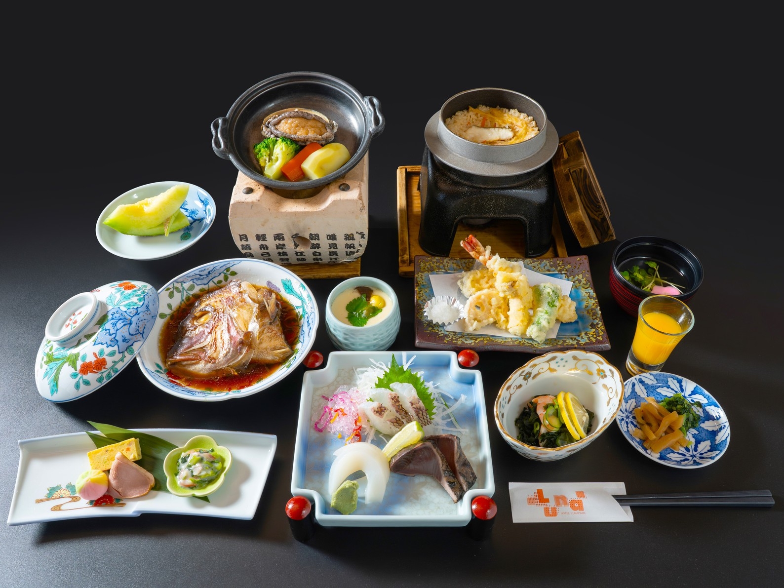 【道後満喫お得プラン】湯めぐり＆お買い物を満喫！あわび踊り焼 ＆ 鯛づくし会席プラン (朝・夕食付)