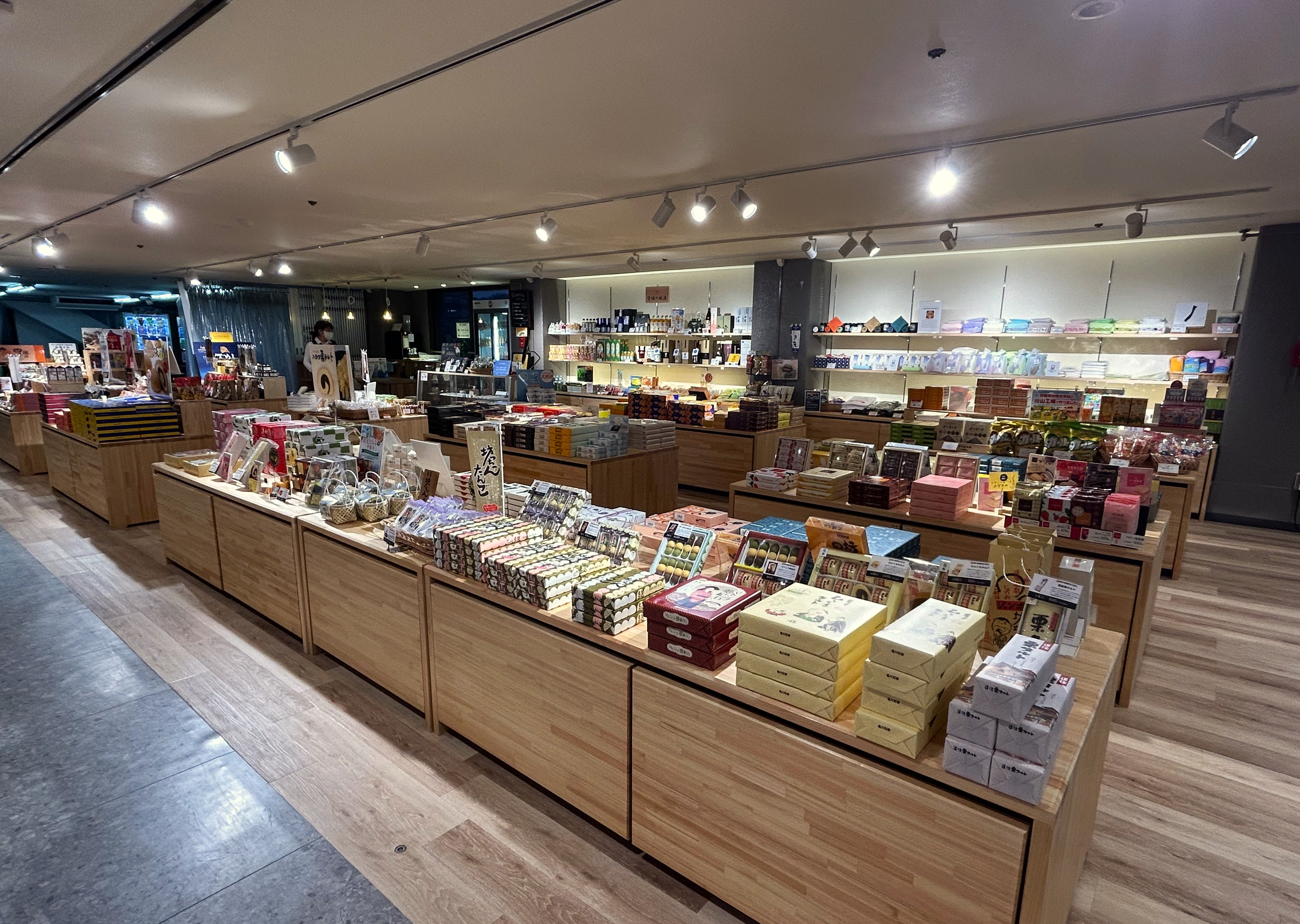 【売店】全面リニューアルしました♪