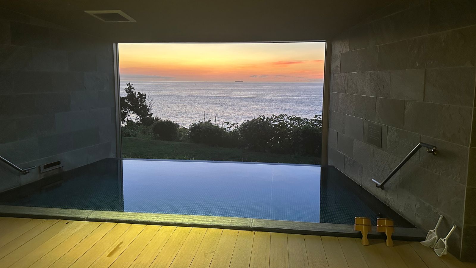 【大浴場露天風呂】