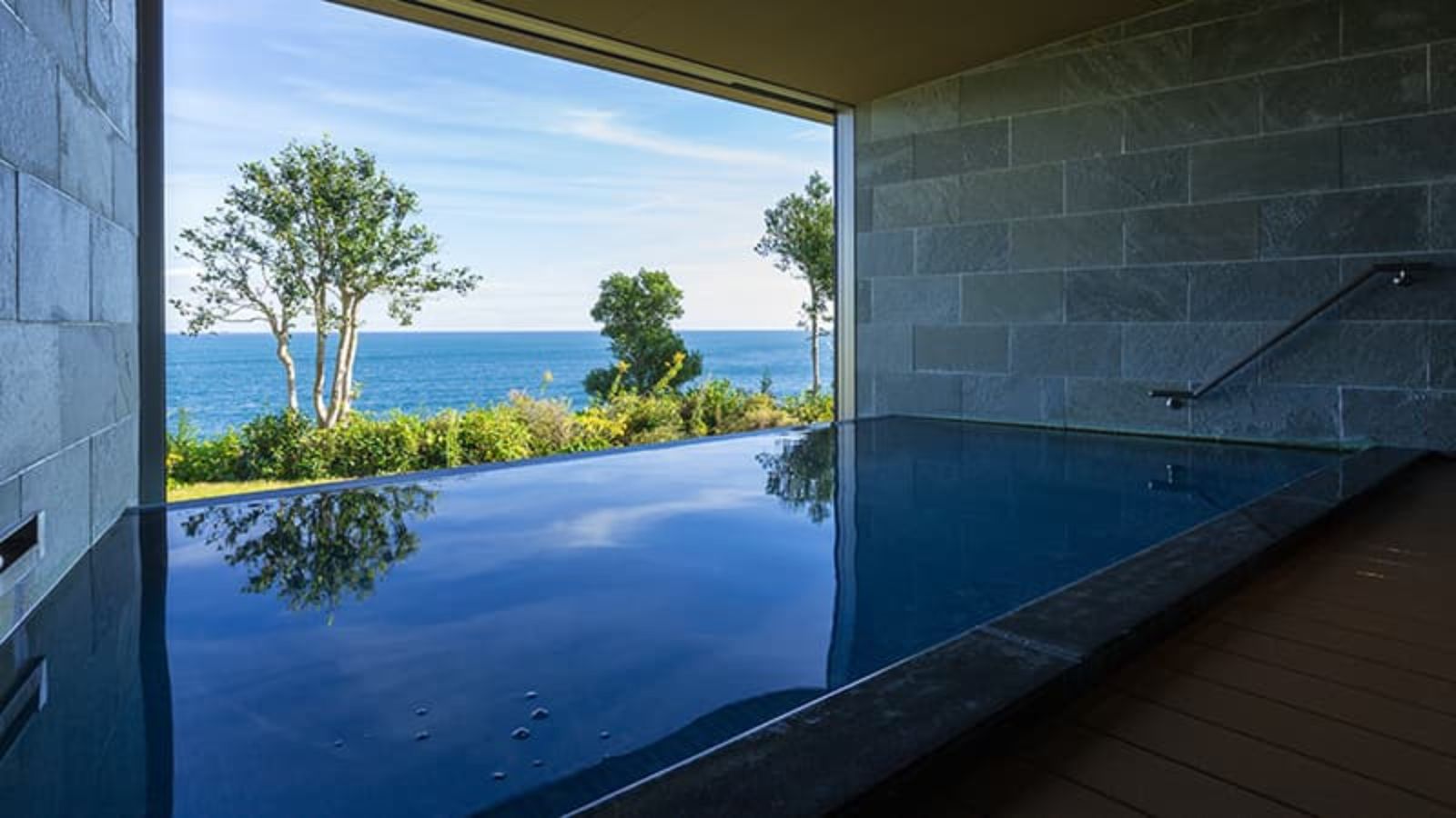 【大浴場露天風呂】