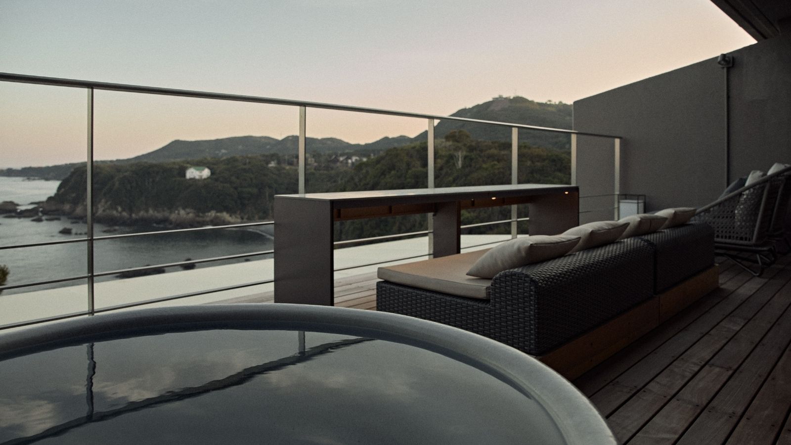 【ラグジュアリースイート205】