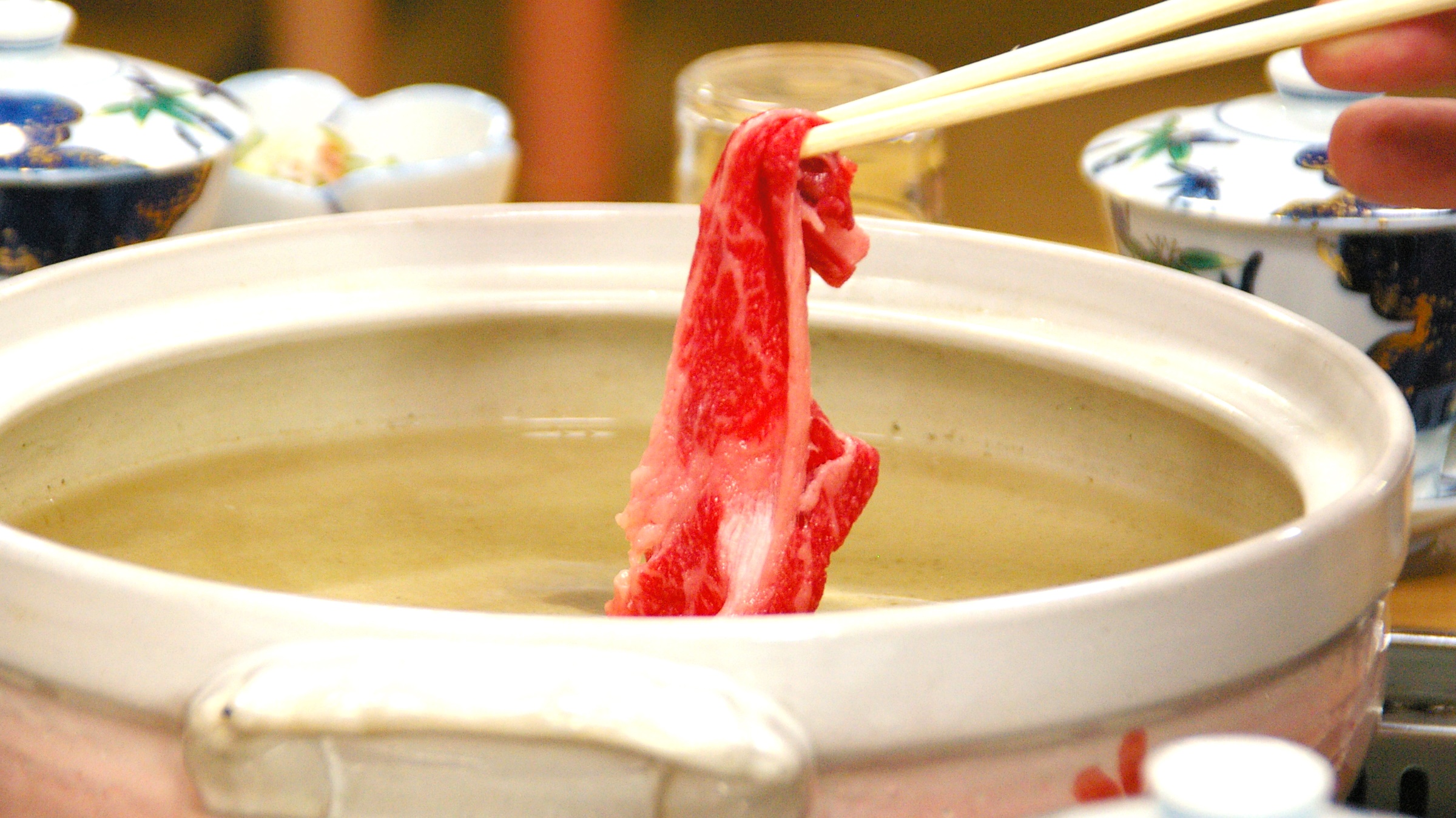 **しゃぶしゃぶ一例&hellip;当館特製の合わせ出汁がおすすめポイント！