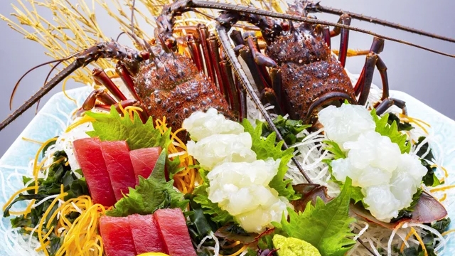 冬の極みグルメプラン　10月から12月は旬を迎える活き伊勢海老料理