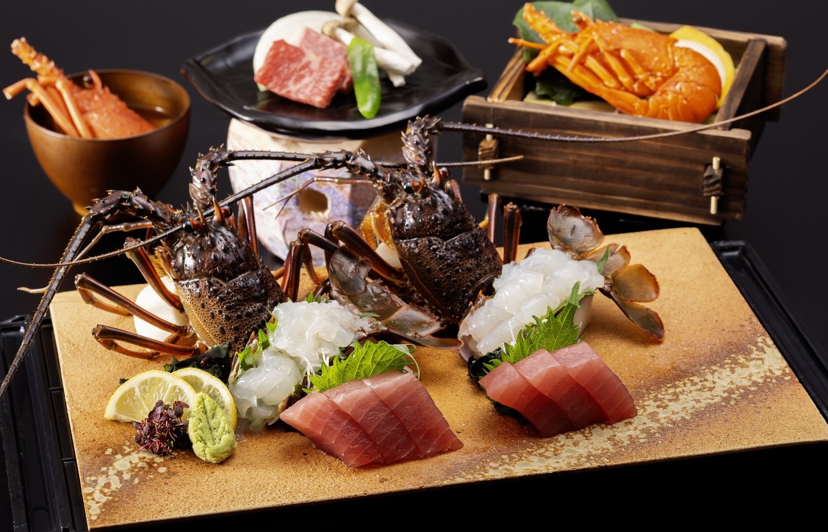 旬を迎える伊勢海老プリプリ食感と濃厚な甘みの冬の極みグルメプラン　伊勢海老料理