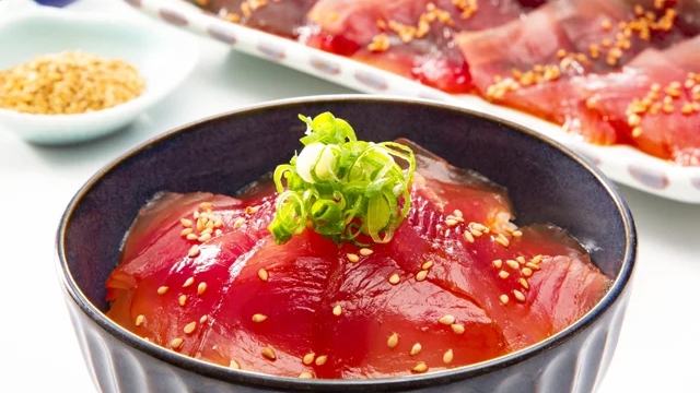 朝食でご用意　活〆天然生まぐろの特製漬け丼
