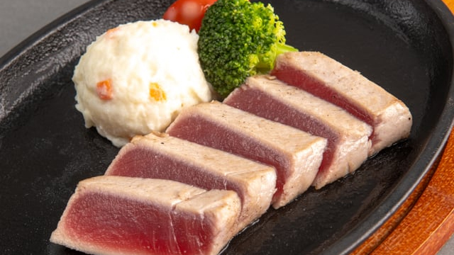 まぐろのステーキはレアがオススメ