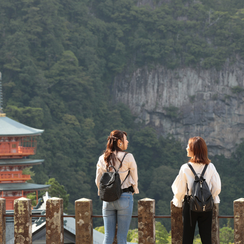 「三重の塔」と日本一を誇る名瀑「那智の滝」