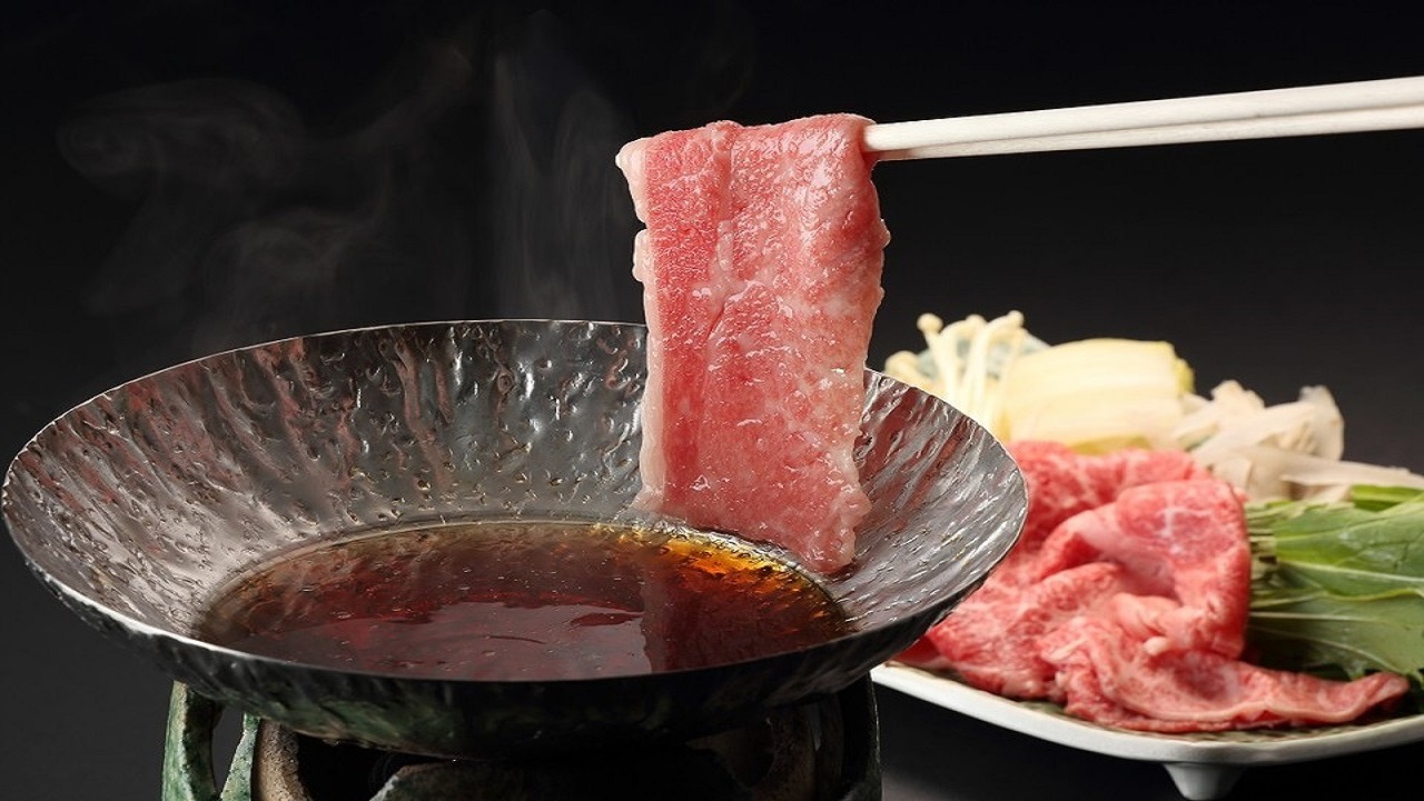 【白老牛すき焼き会席夕食付き】一日限定10食の人気コースプラン★夕朝食付 [ZD5]