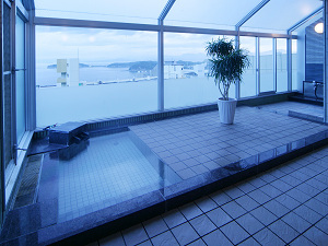 Large communal bath that flows directly from the source