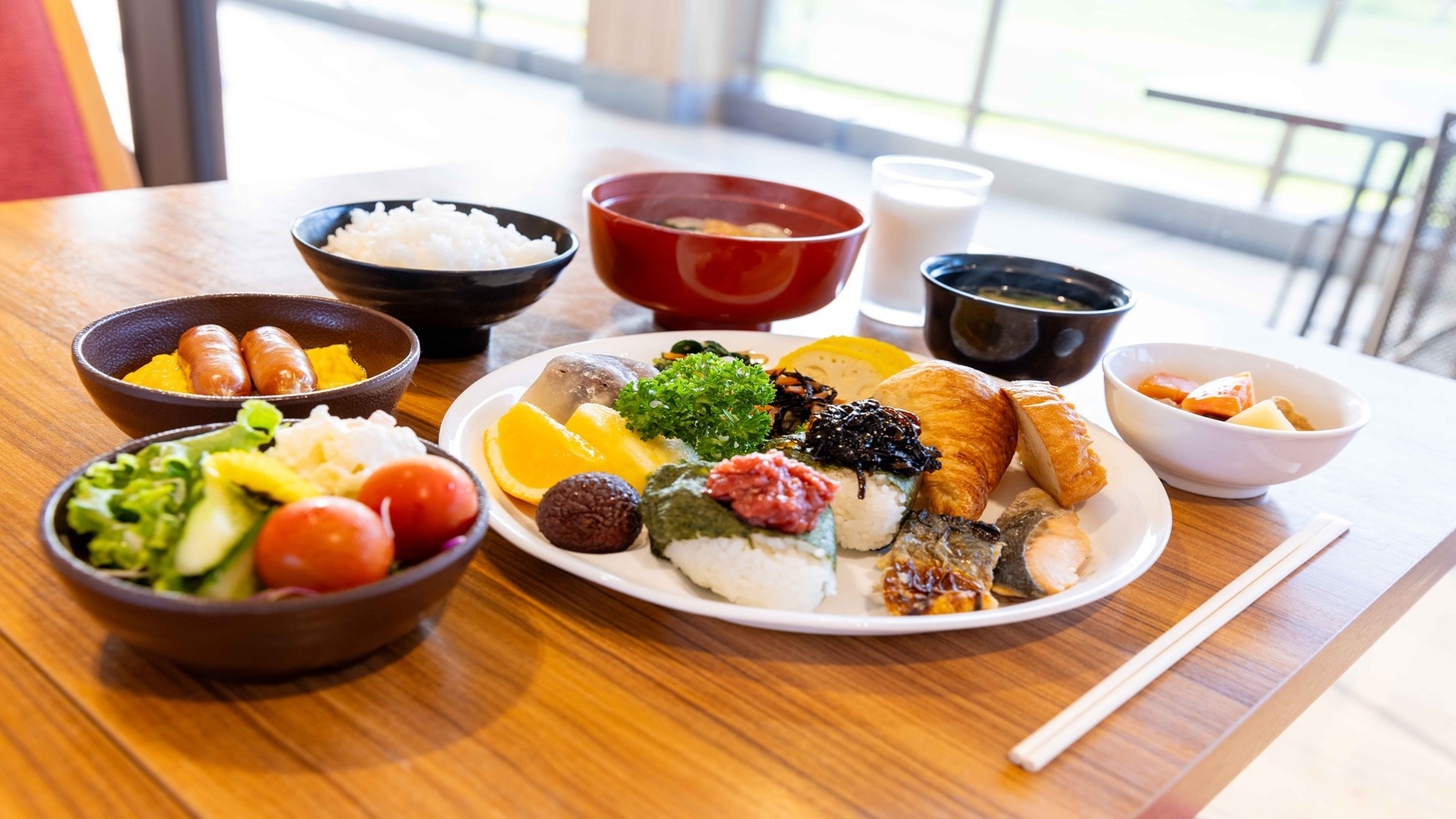 【さき楽30】1か月前予約でお得！角萬プレミアムバイキング｜温泉満喫＜1泊2食付＞