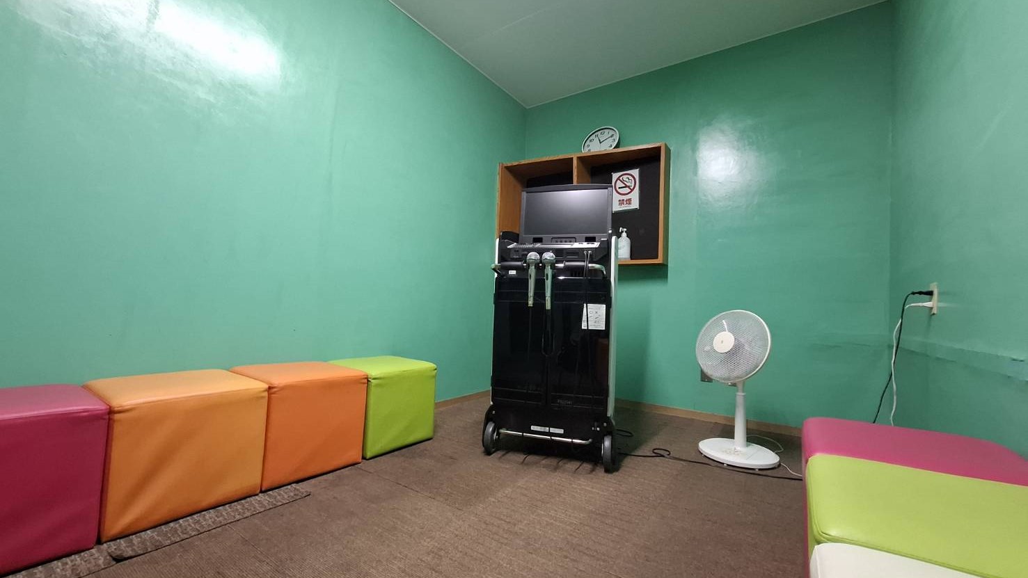 カラオケルーム