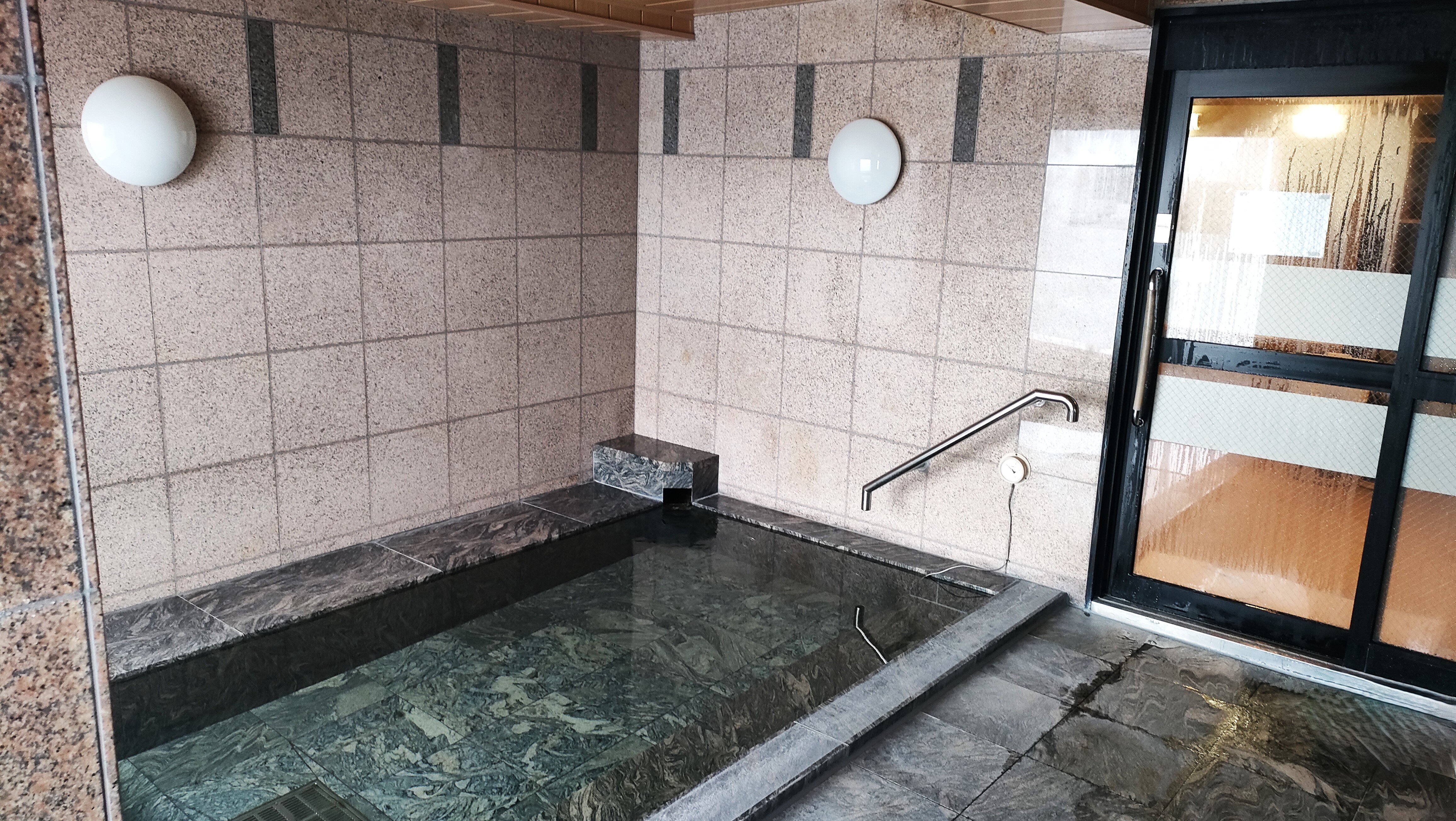 男女別　ラジウム人工温泉展望大浴場(15：00～26：00、翌朝5：00～10：00）