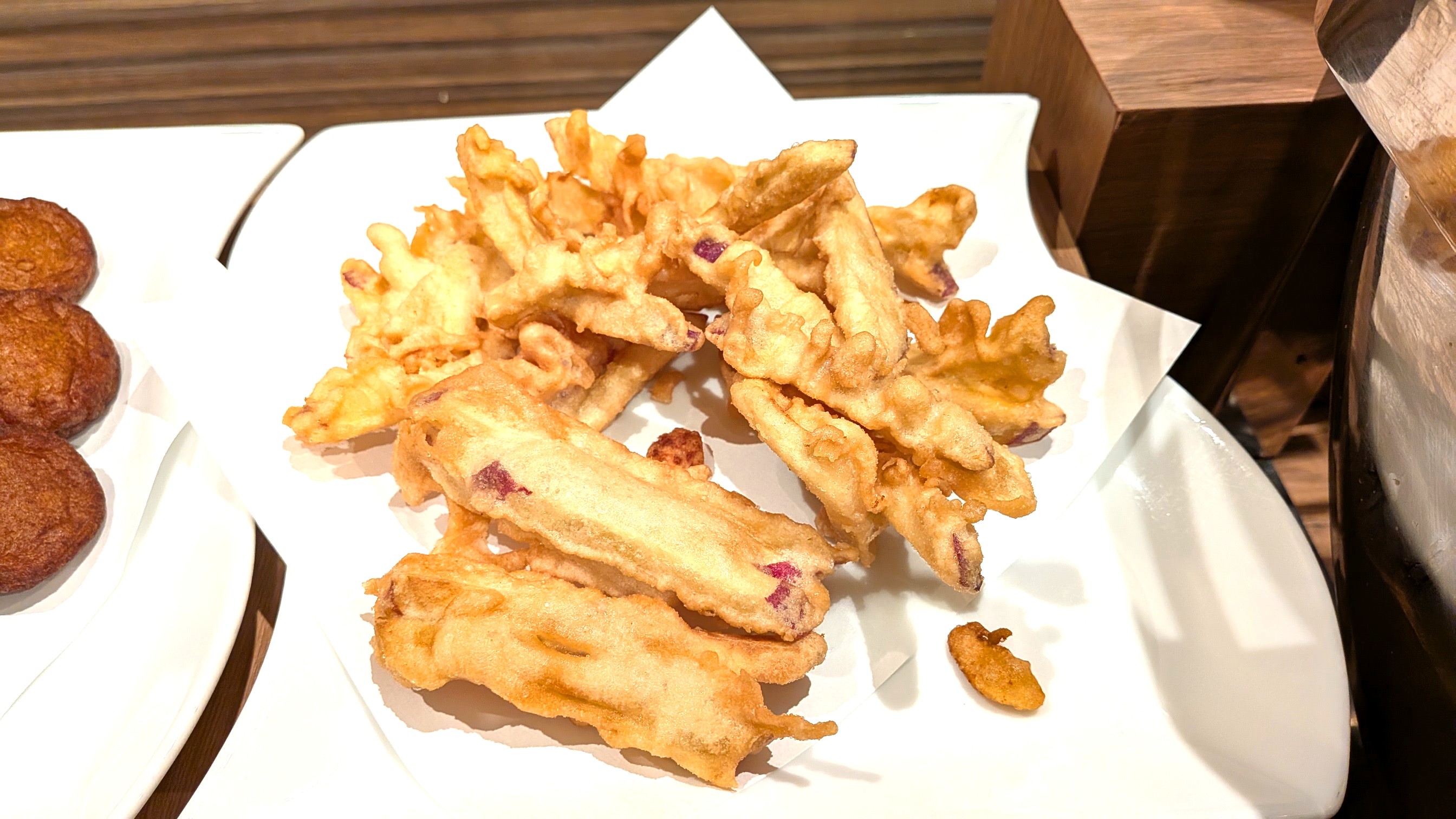 【無料】30品目以上の和洋朝食バイキング：6：30～9：00（日・祝日～9：30）