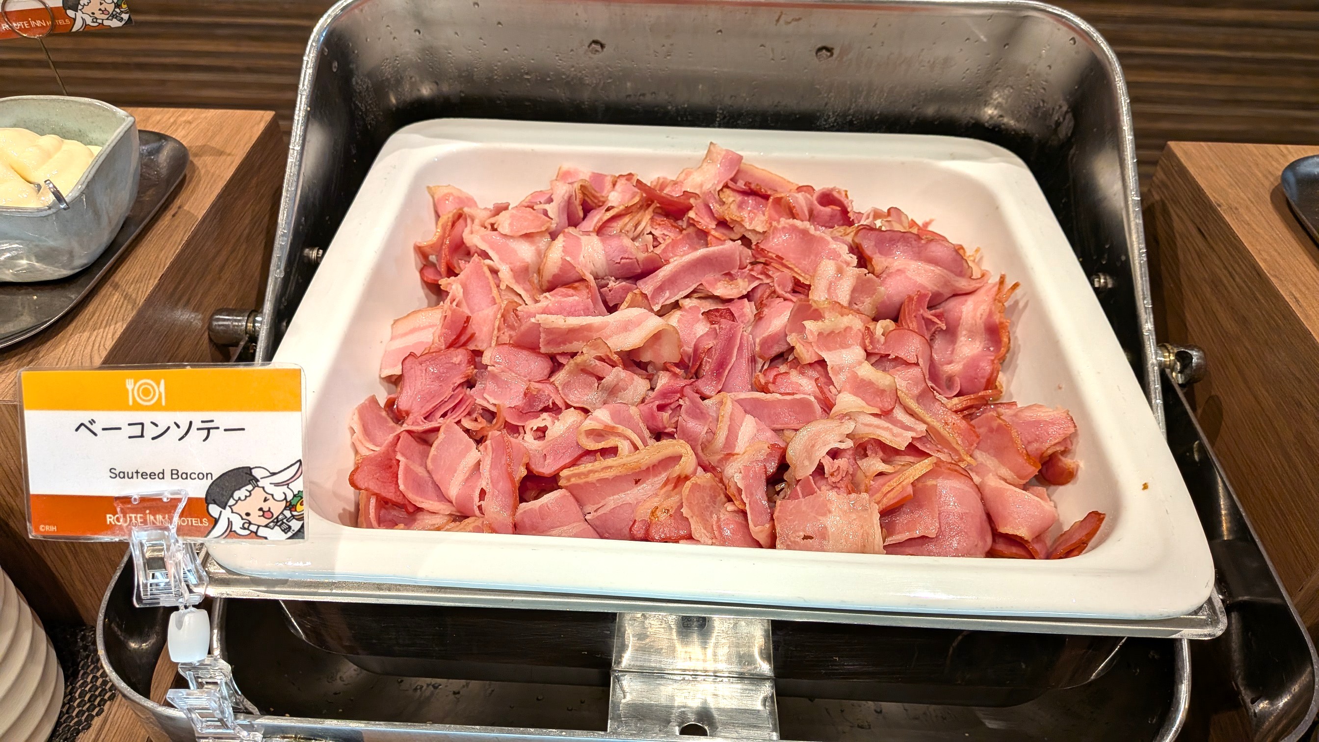 【無料】30品目以上の和洋朝食バイキング：6：30～9：00（日・祝日～9：30）