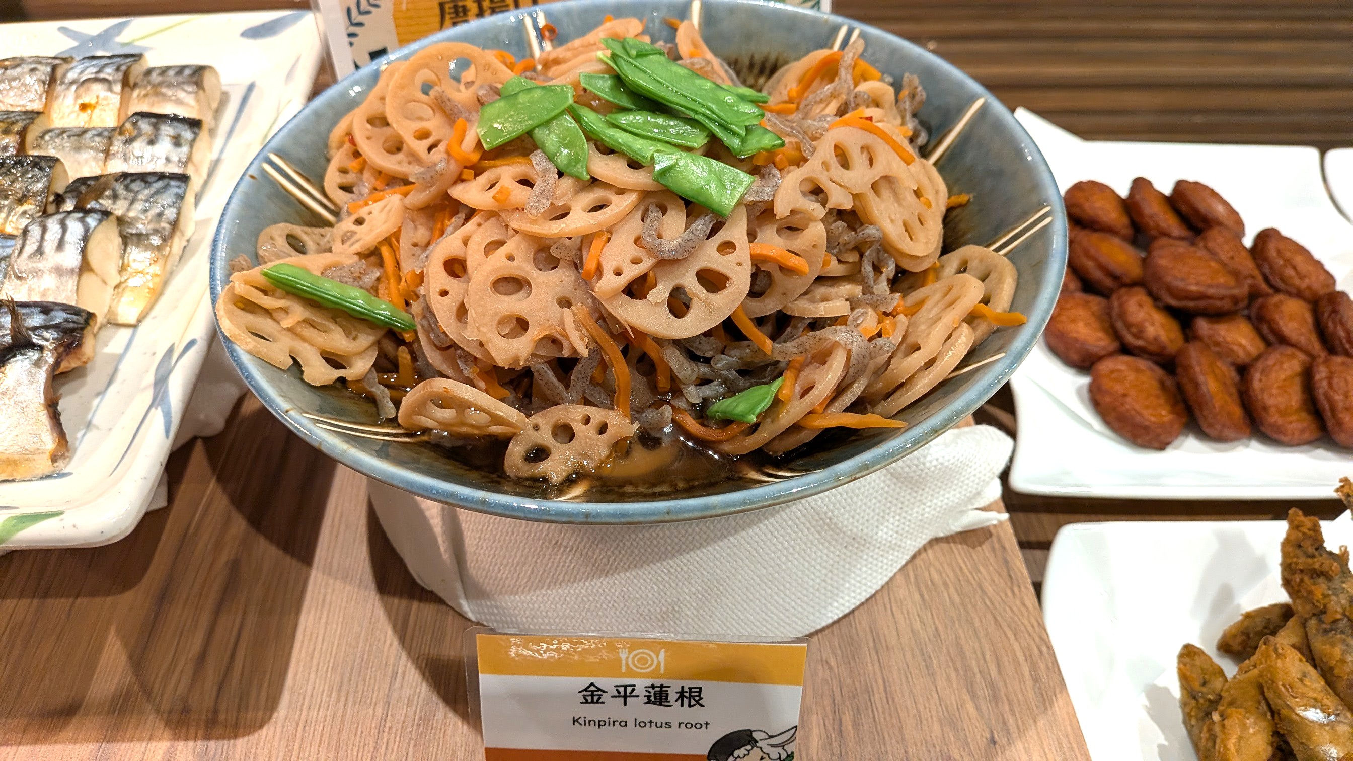 【無料】30品目以上の和洋朝食バイキング：6：30～9：00（日・祝日～9：30）