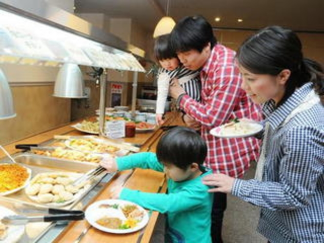 家族で夕食バイキング