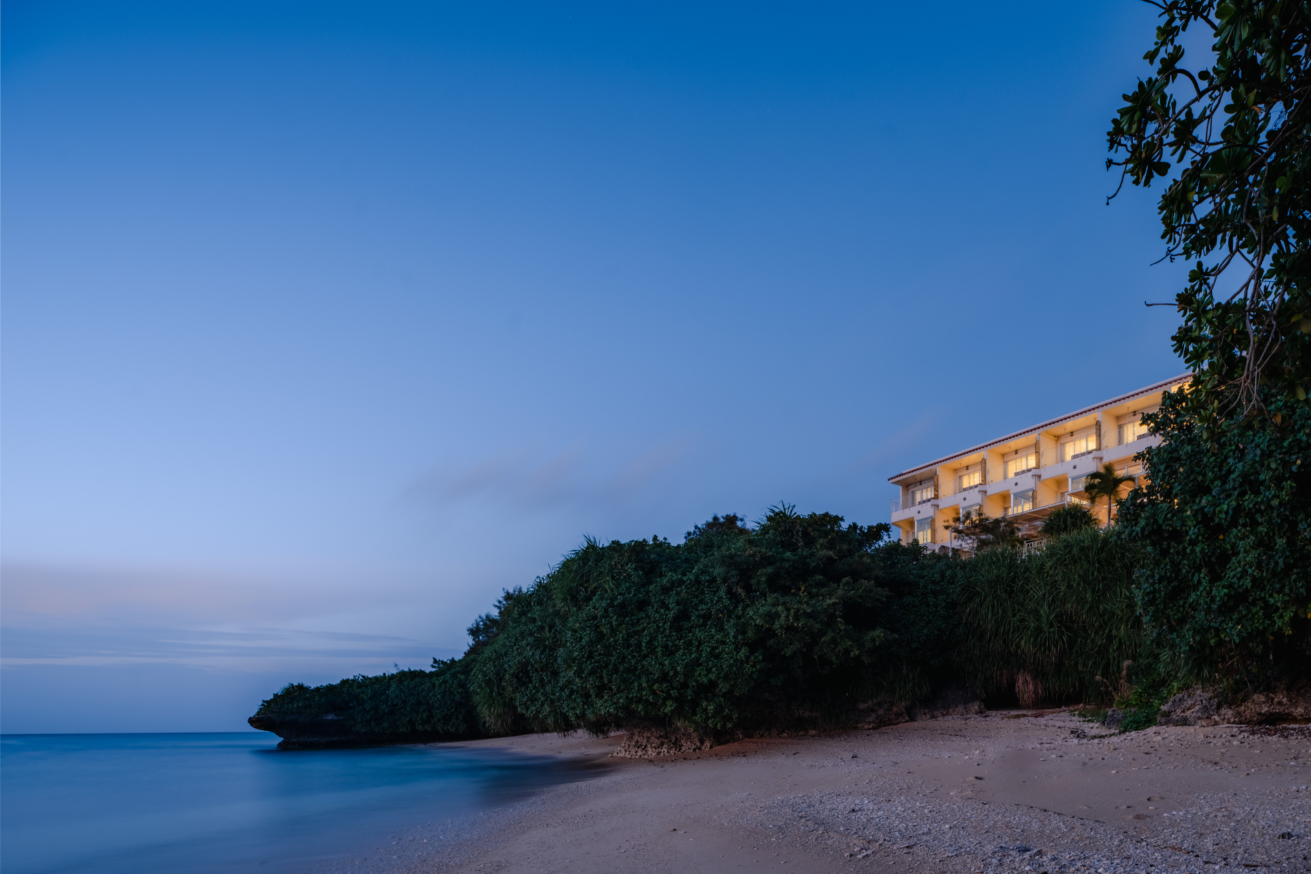 ビーチからのホテル